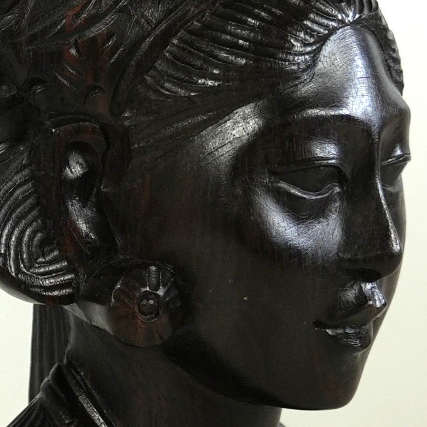 バリ島女神像 木製彫刻像 約30cm木製彫刻 SJi] 木彫り 彫刻 バリ島 女神像 BALI刻印 現状品 - メルカリ