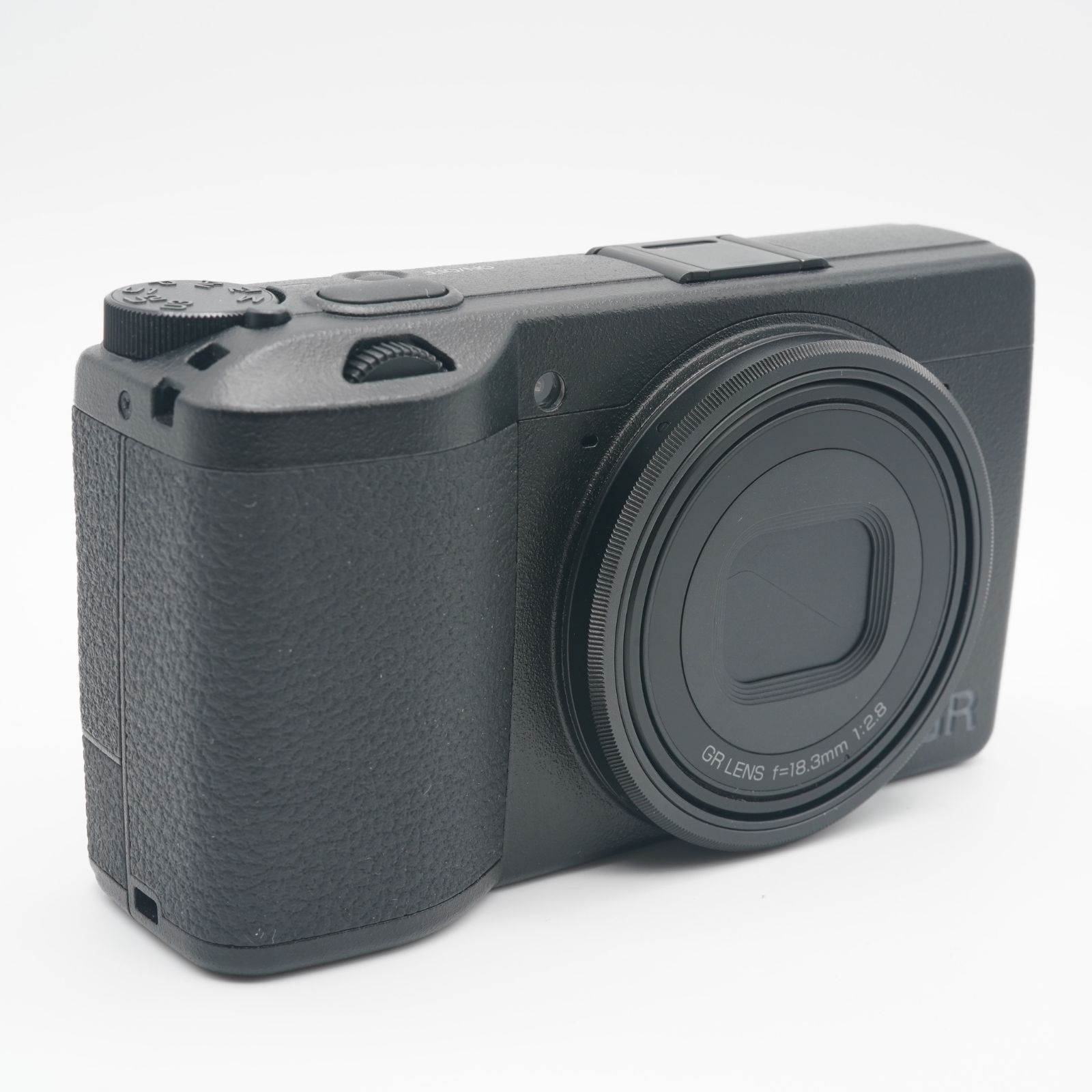 ほぼ新品 RICOH GR III シャッター回数1977回！ - メルカリ