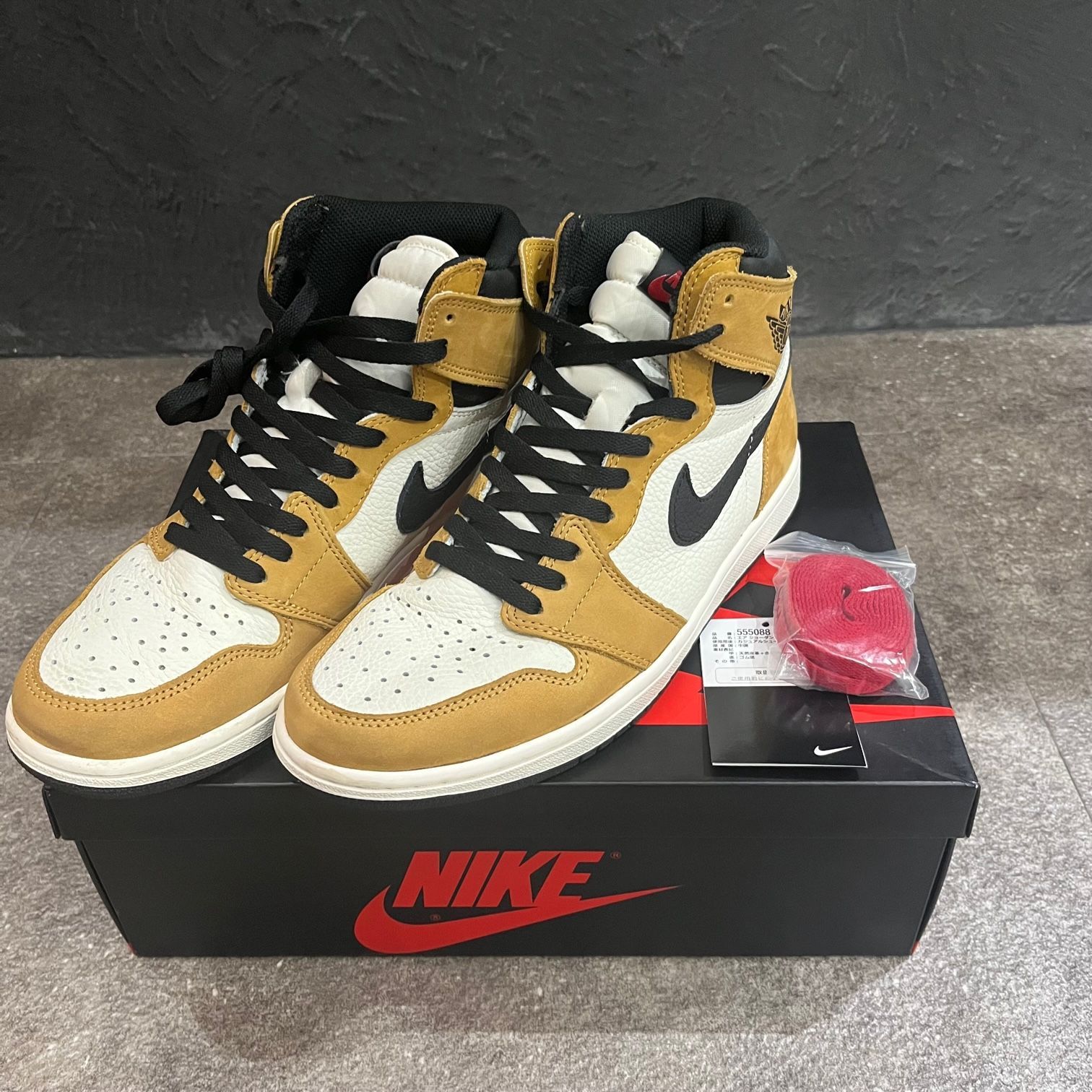 国内正規 NIKE AIR JORDAN 1 RETRO HIGH OG ROOKIE OF THE YEAR ナイキ エアジョーダン1 レトロ ハイ  OG ルーキーオブザイヤー 555088-700 スニーカー 28cm　40574A