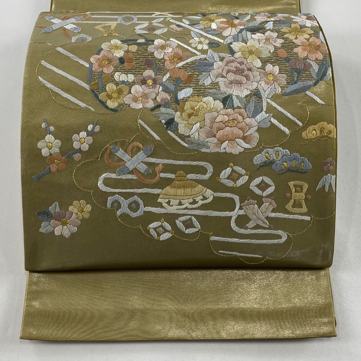丸帯　アンティーク　豪華刺繍　金糸 群れ飛鶴刺繍丸帯