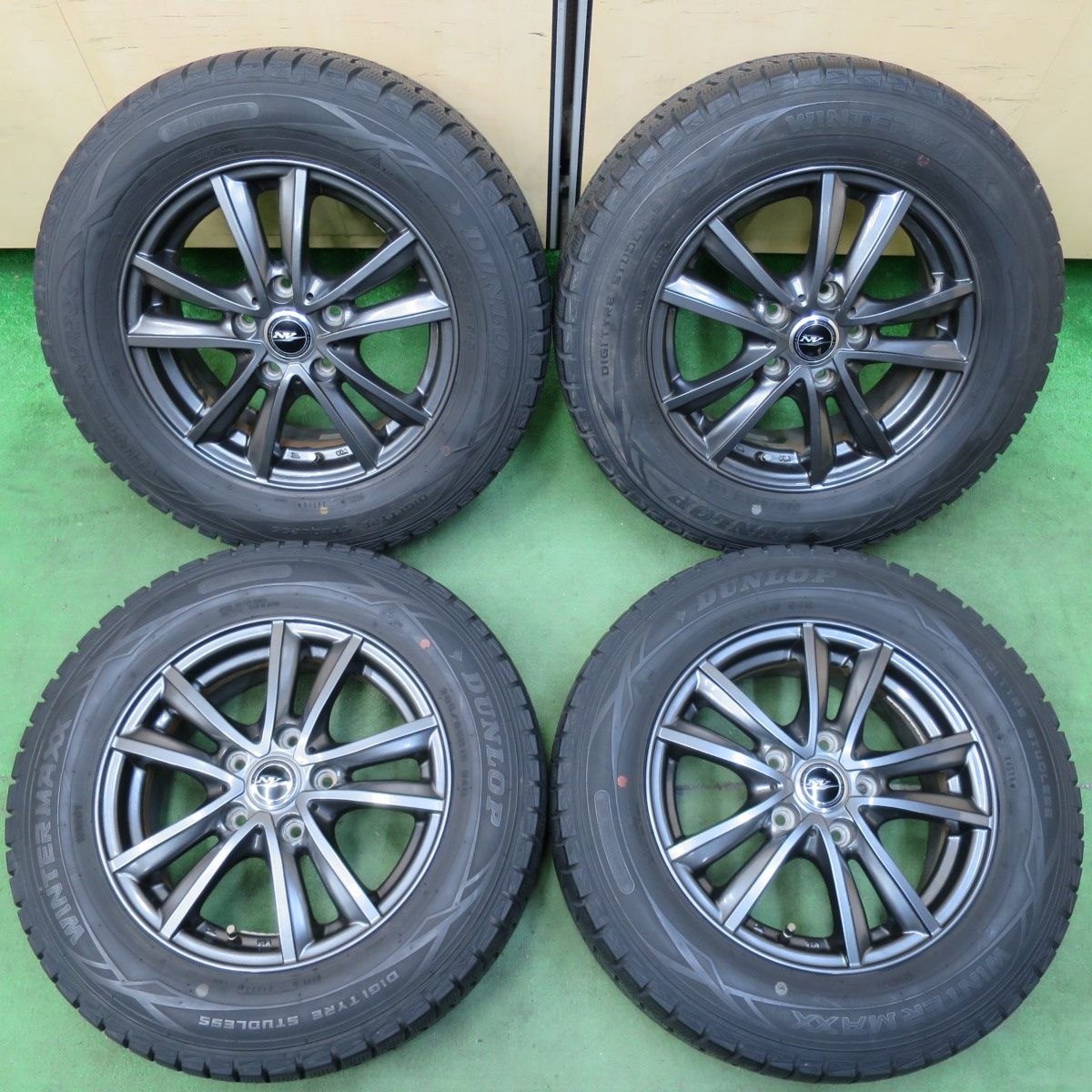 コンパクトカー全般に175/65R15インチダンロップバリ溝スタッドレス バリ溝 175/65R15 ダンロップ スタッドレスタイヤ 4本セット