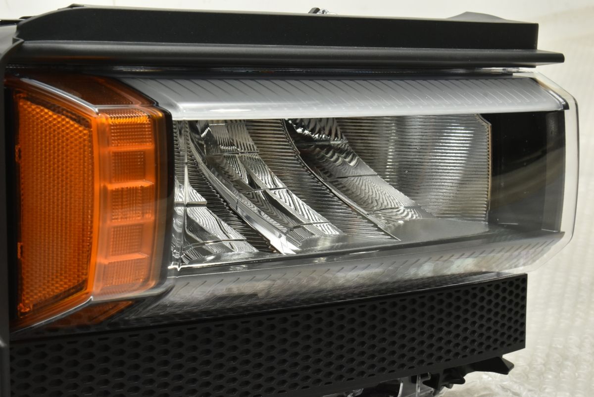 新車外し トヨタ ランドクルーザー250 VX 純正 LED ヘッドライト 右側 ICHIKO 60-343 81110-60S40 角目 ノーマル戻し 交換用に