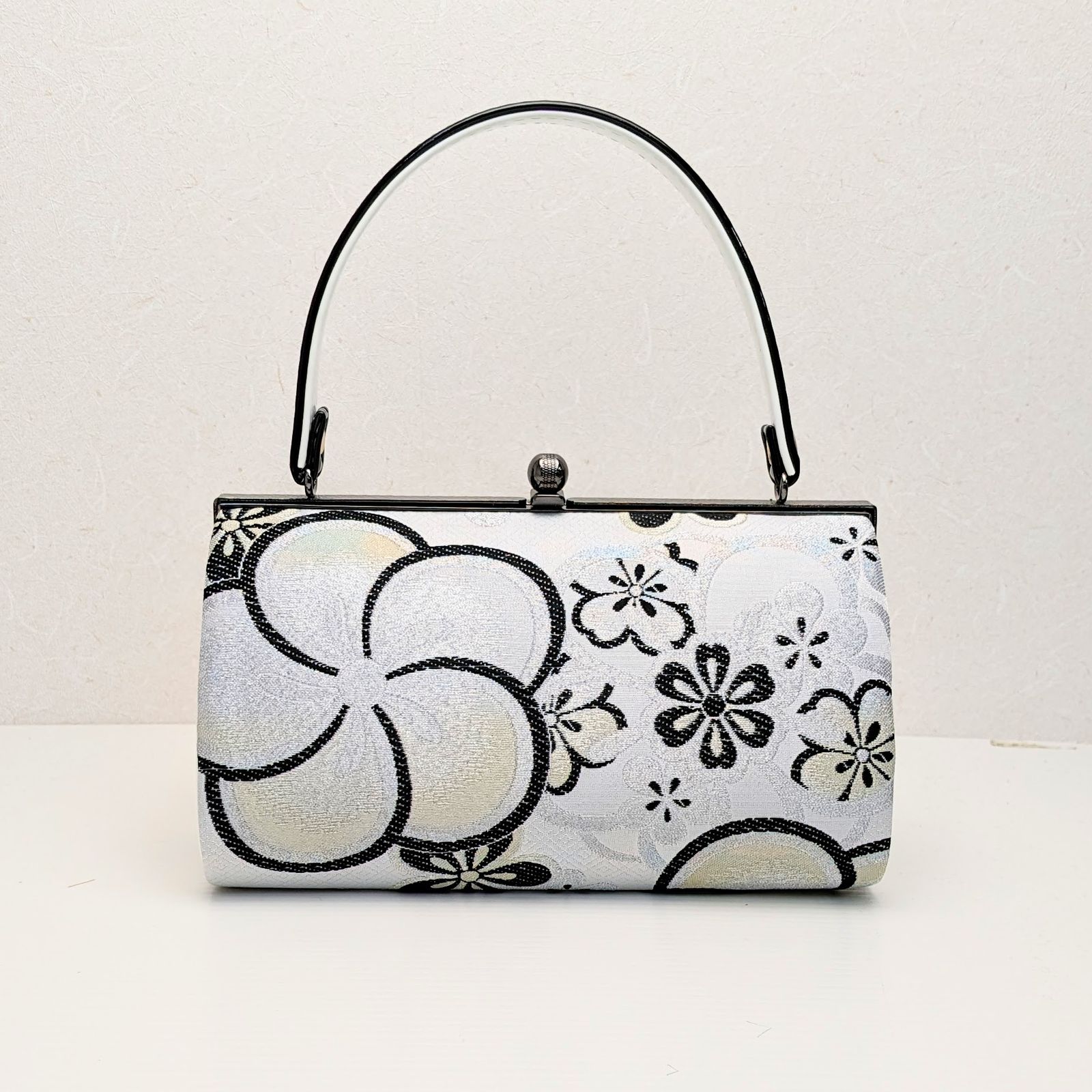和装 草履バッグセット 帯地 梅 桜 白×黒 3枚芯 フリーサイズ k15-7 和装 草履バッグセット 帯地 梅 桜 白×黒 3枚芯 フリーサイズ k15-8 -