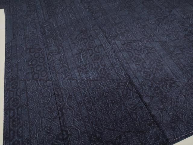 平和屋着物●本場結城紬　重要無形文化財　100亀甲　花蔦草文　正絹　逸品　AABB2004ck 平和屋着物○本場結城紬 重要無形文化財 100亀甲 花蔦草文 正絹 逸品