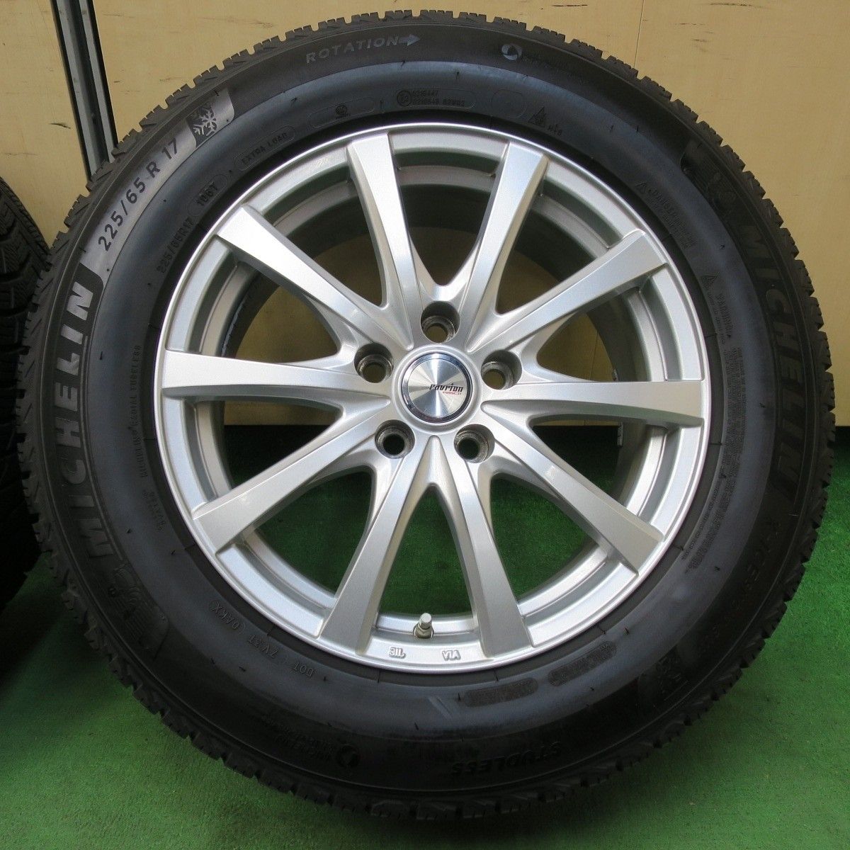 225/65r17 ヨコハマ　2021年製　バリ溝 225/65R17☆4本価格☆バリ溝☆スタッドレス祭☆2