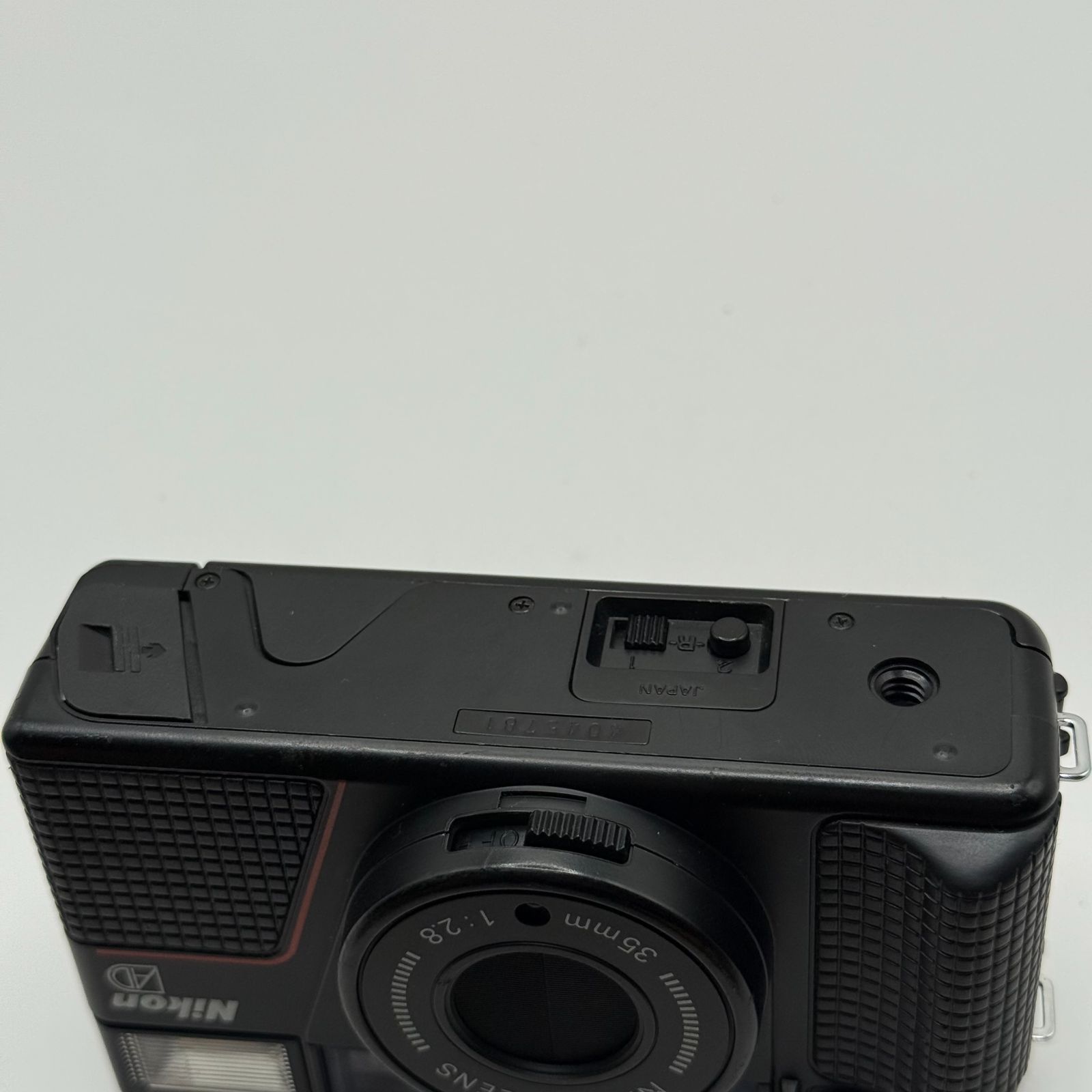 コンパクトフィルムカメラ