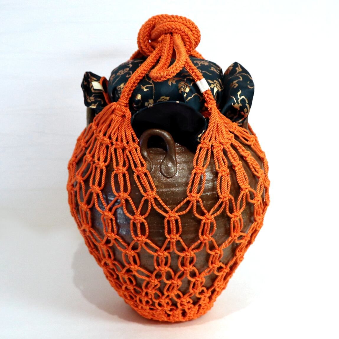 信楽焼　茶壺、飾壺 飾茶壺 飾壺 丹波焼き 立杭焼き 市野信水窯 口覆仕服 網 飾り紐3本 口