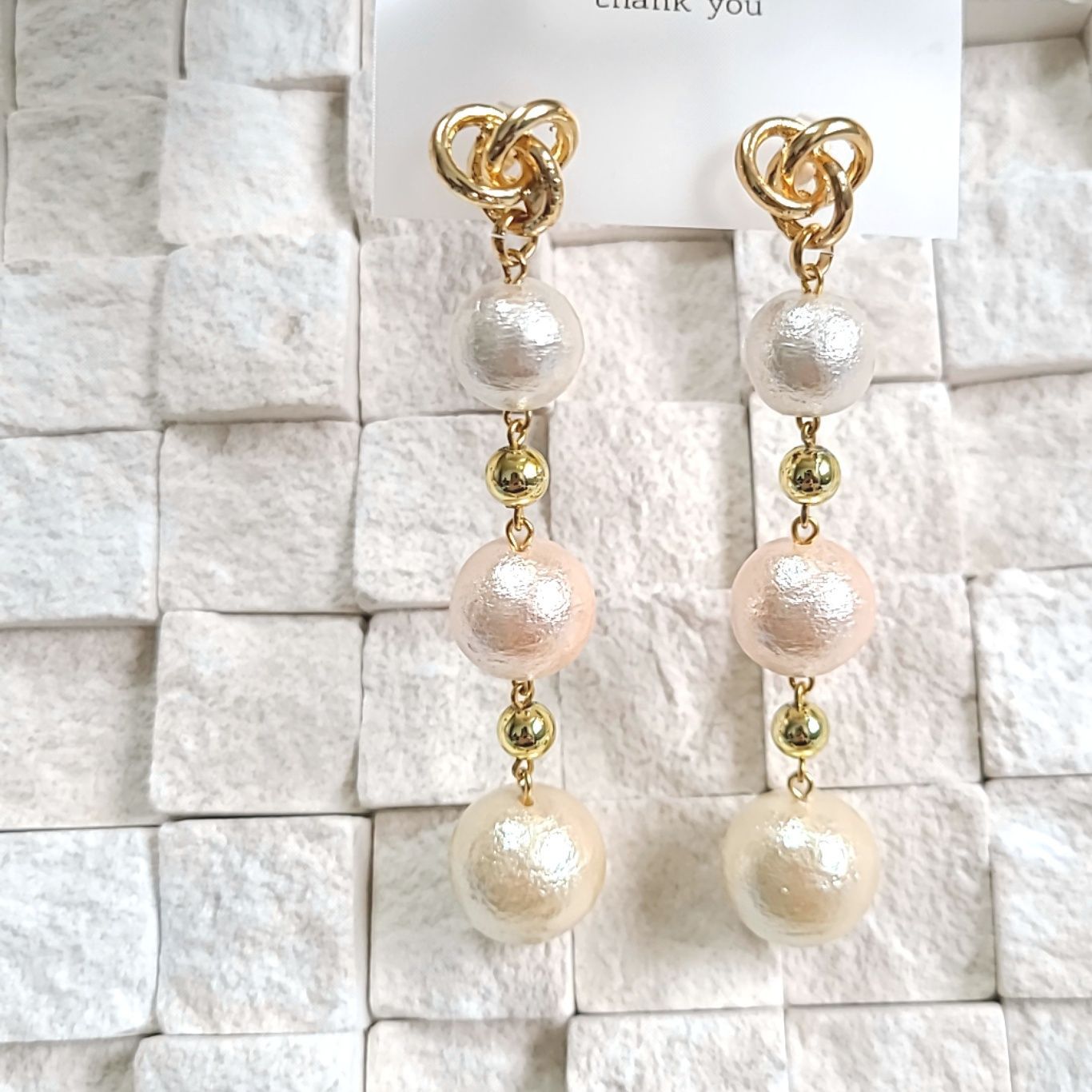 ✧高級♡国産コットンパール3連ゴールドピアス イヤリングホワイト×ピンク×キスカ ✧高級♡国産コットンパール3連ゴールドピアス✧ホワイト×ピンク