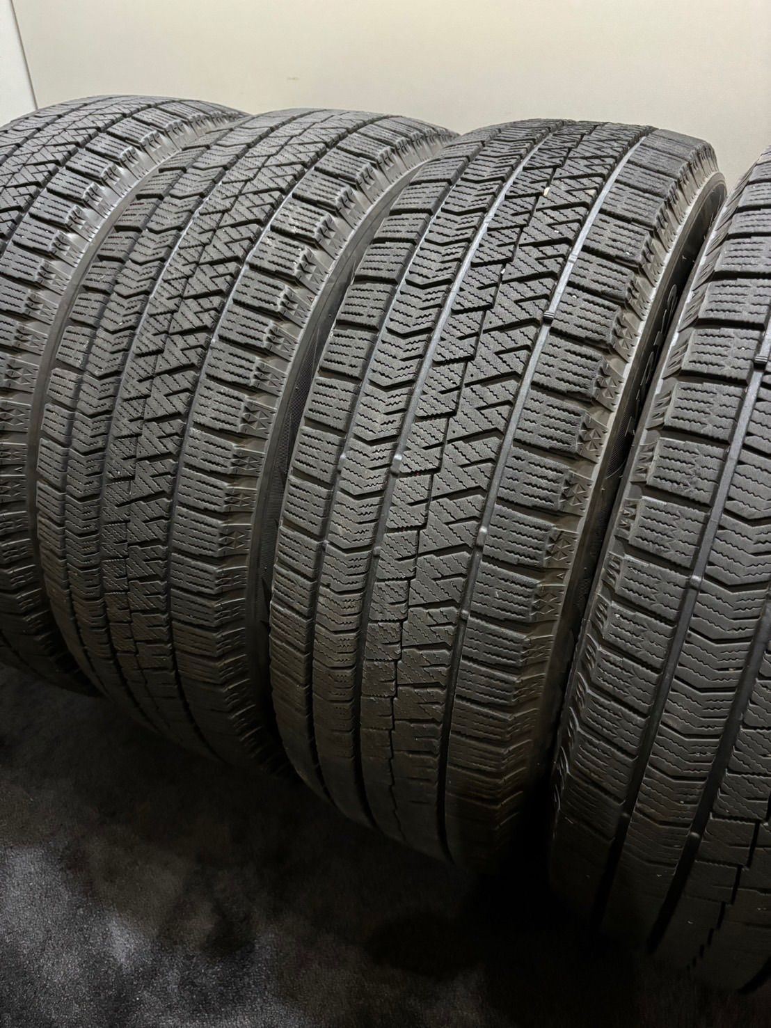 215/65R16 BRIDGESTONE/VRX2 18年製 スタッドレス 4本 ブリヂストン ブリザック アルファード ヴェルファイア (4-H375)