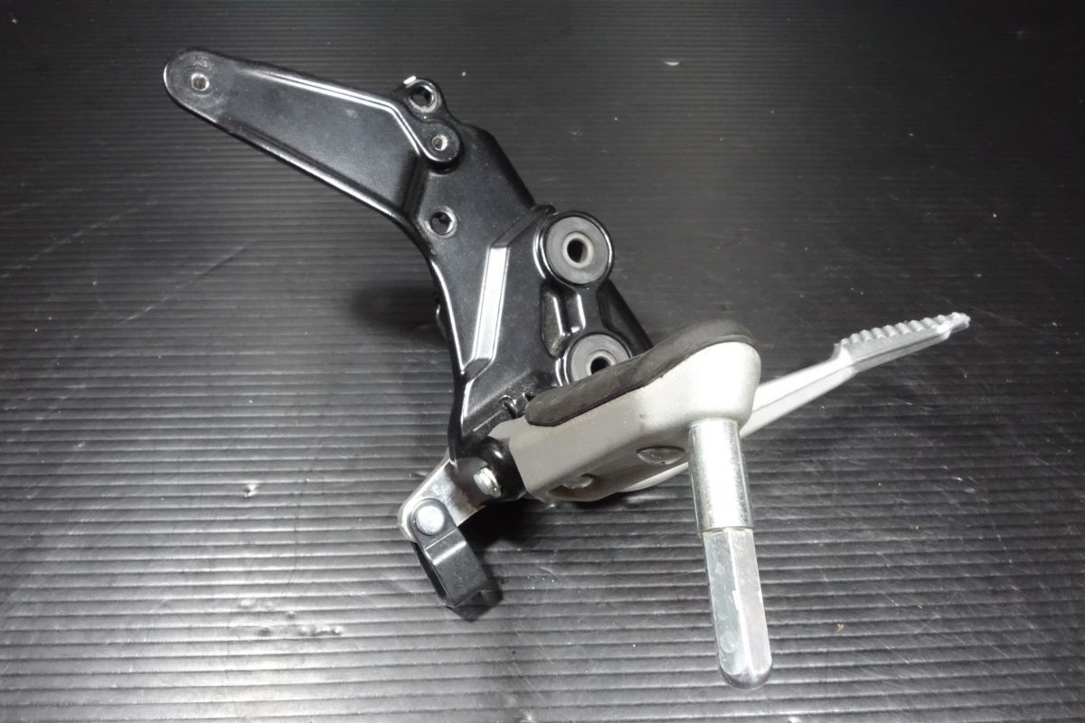 メインステップ 左右セット ブレーキ チェンジ シフト ペダル ヒールガード スズキ 純正 GSX1300R 隼 EJ11A ハヤブサ R20250915