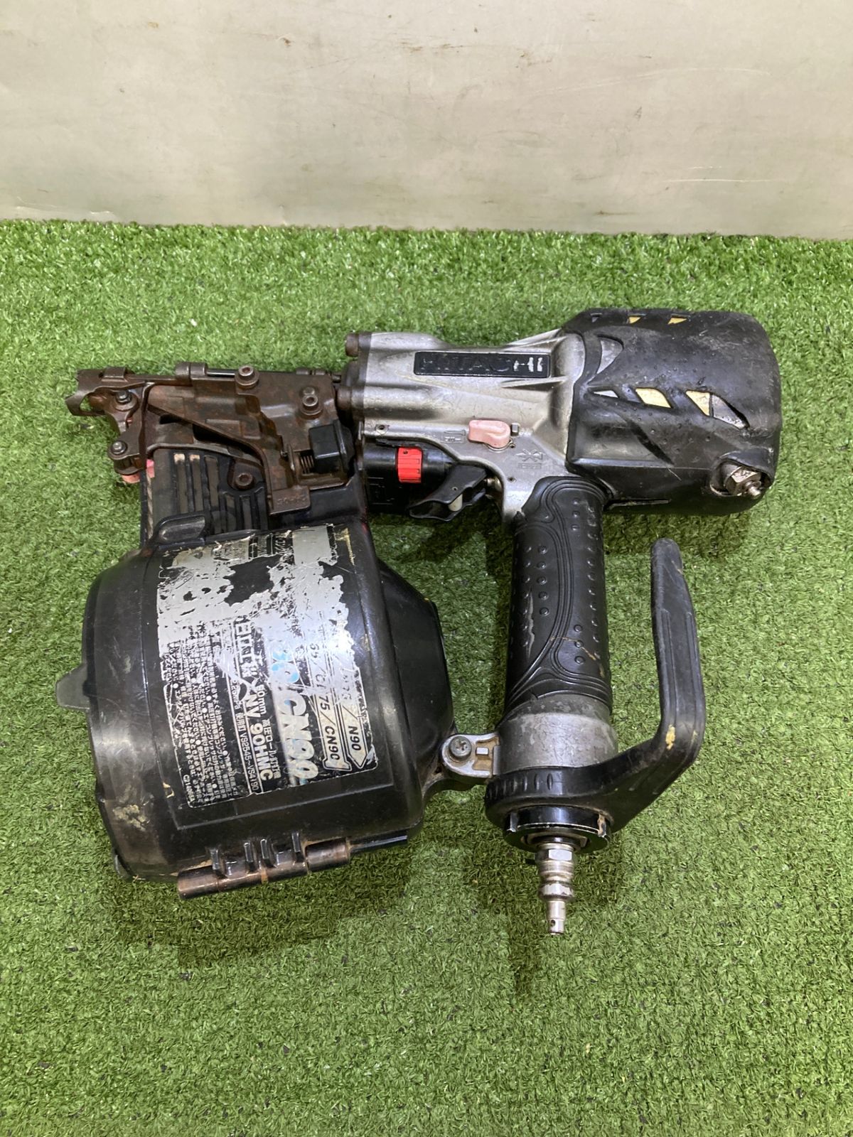 中古品】【0921】☆HiKOKI(日立工機) 90㎜高圧ロール釘打機 中古品】【0921】☆HiKOKI(日立工機) 90㎜高圧ロール釘打機