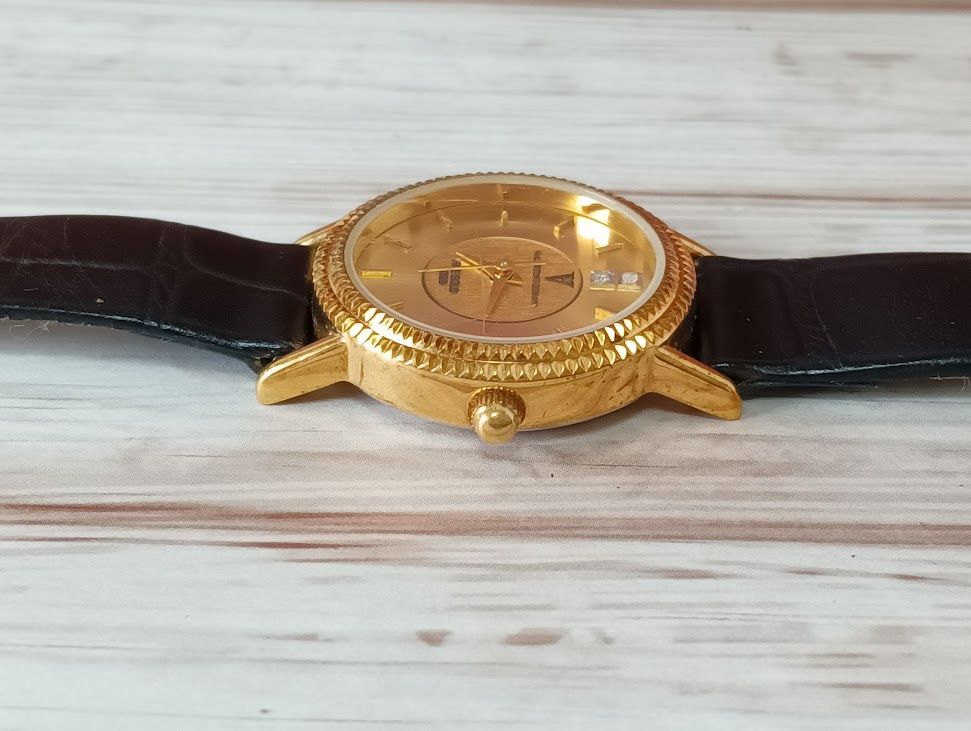 Valentino domani Fine gold 999 ヴァレンチノ 腕時計レディース