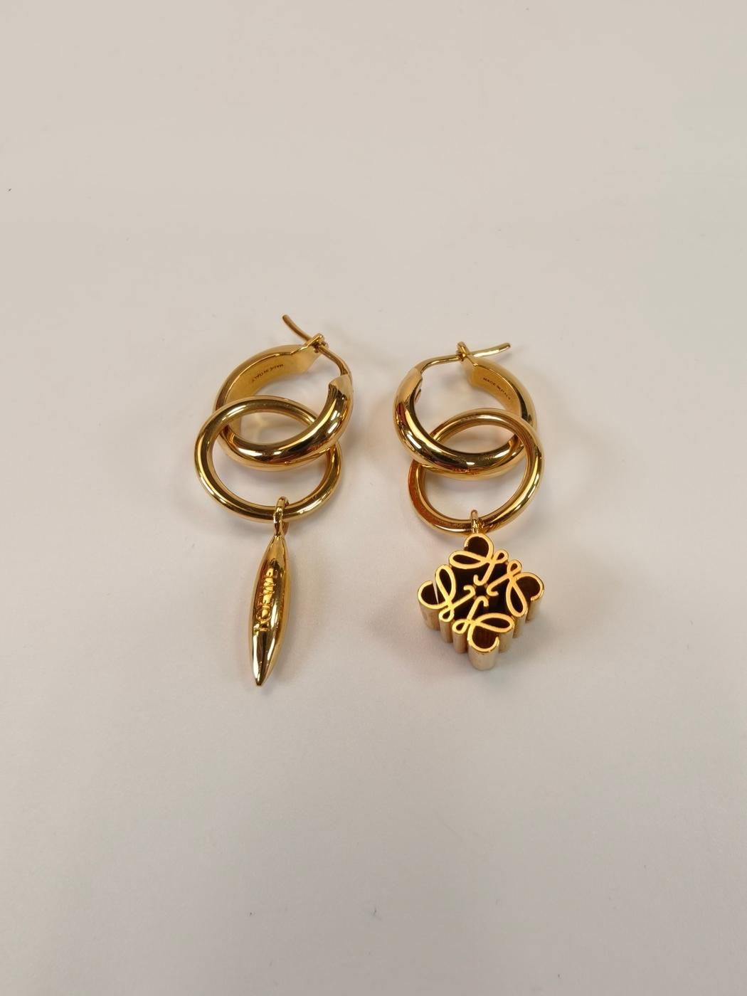 ロエベ/ LOEWE アナグラム アシンメトリック ピアス LOEWE ロエベ アナグラム ピアス アシンメトリック ゴールド 管理番号