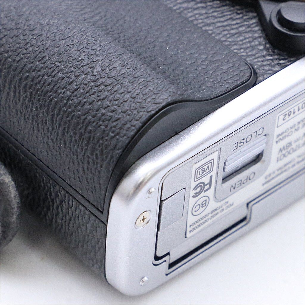 極上品】 Fujifilm X-E3 シルバー #5719 - メルカリ