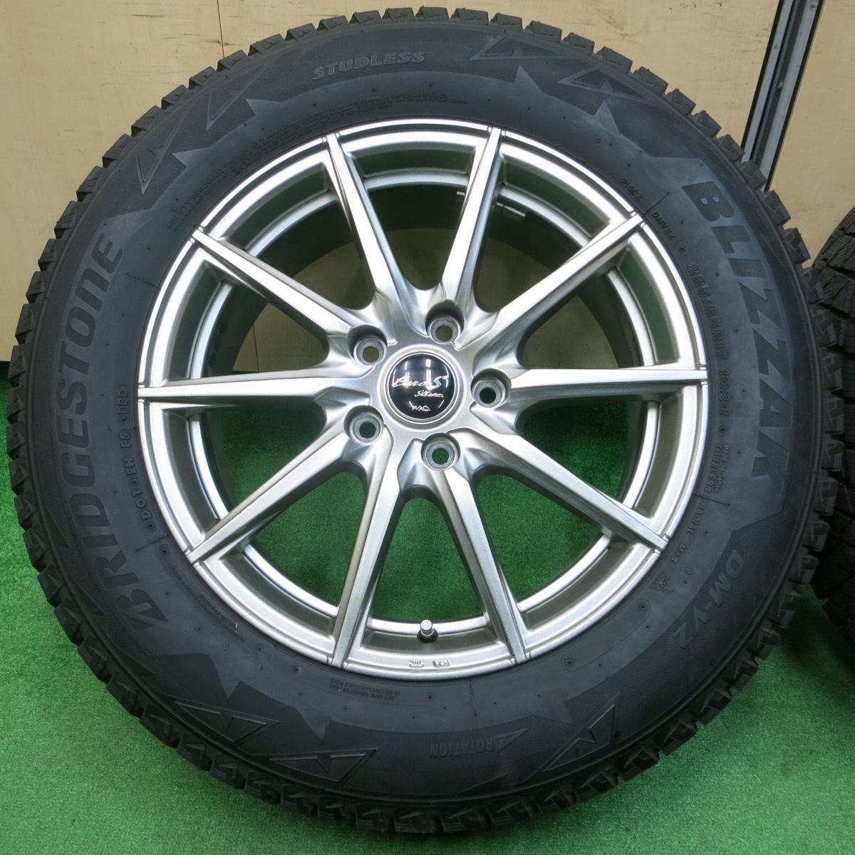 ☆NISSAN純正17インチ☆225/65R17☆2018年スタッドレスタイヤ付 ☆NISSAN純正17インチ☆225/65R17☆2018年スタッドレスタイヤ付