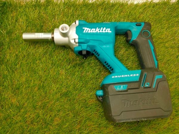 マキタ 充電式カクハン機18V 羽根径165mm バッテリ充電器別売 UT130DZ 動作 済み