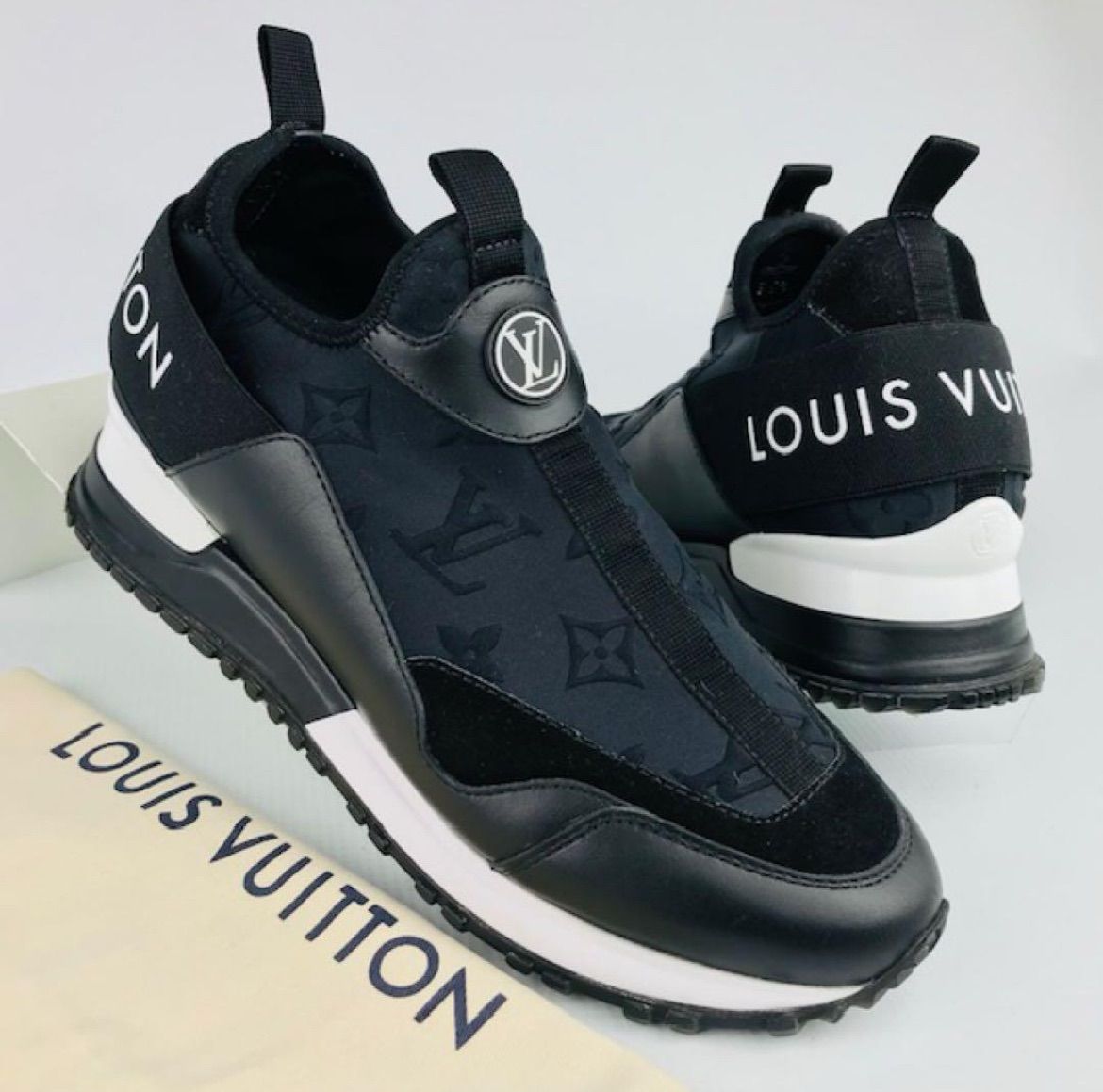 LOUIS VUITTON ルイヴィトン ランアウェイライン レディース レザー切替しファブリックコンビ エンボス加工モノグラム LVサークル ブランドロゴ スニーカー 35.5 イタリア製 カジュアル レディースシューズ ブラック ブランド