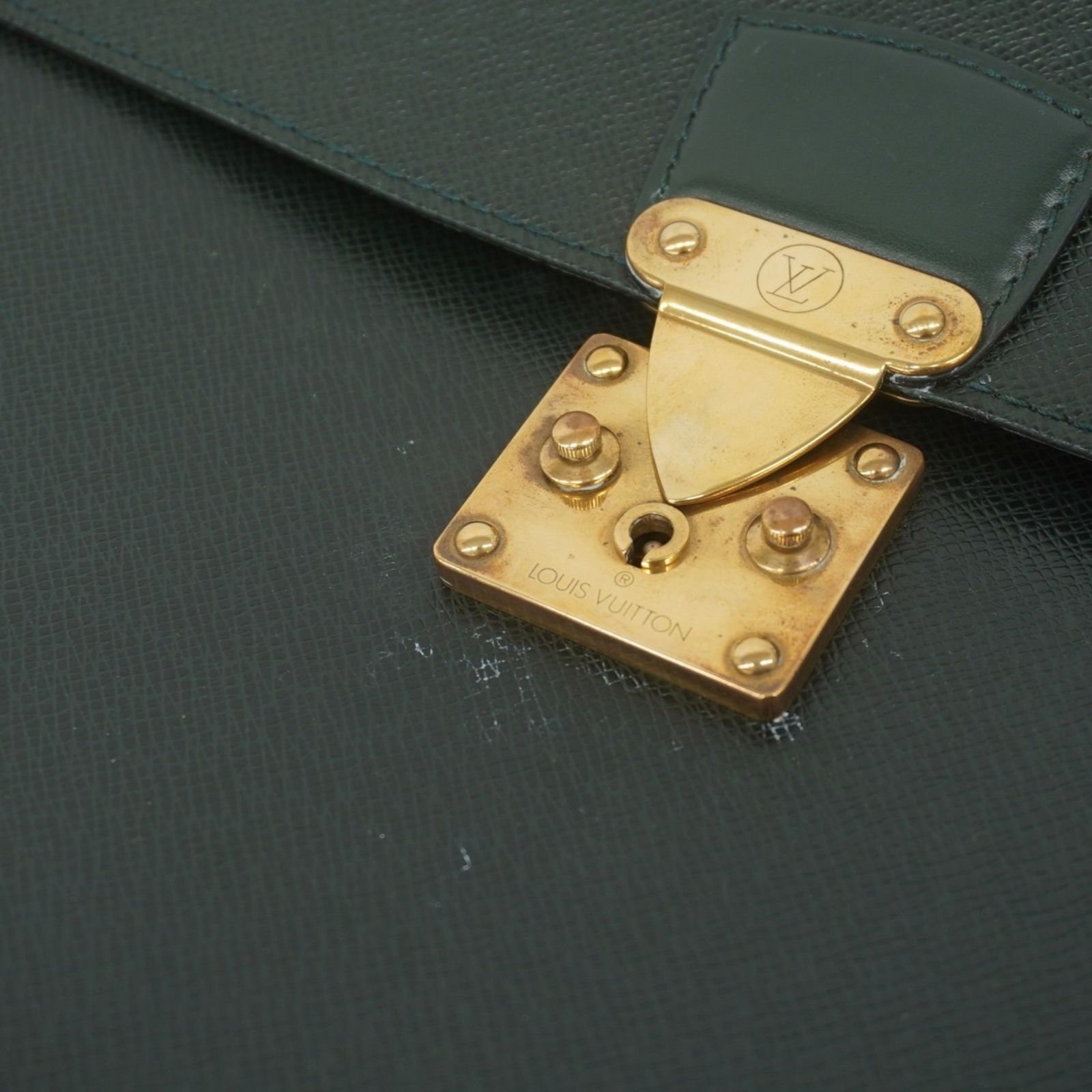 A4可 ルイヴィトン レザー ビジネスバッグ タイガ セルヴィエット 緑 ルイ・ヴィトン(Louis Vuitton) ルイ・ヴィトン バッグ タイガ
