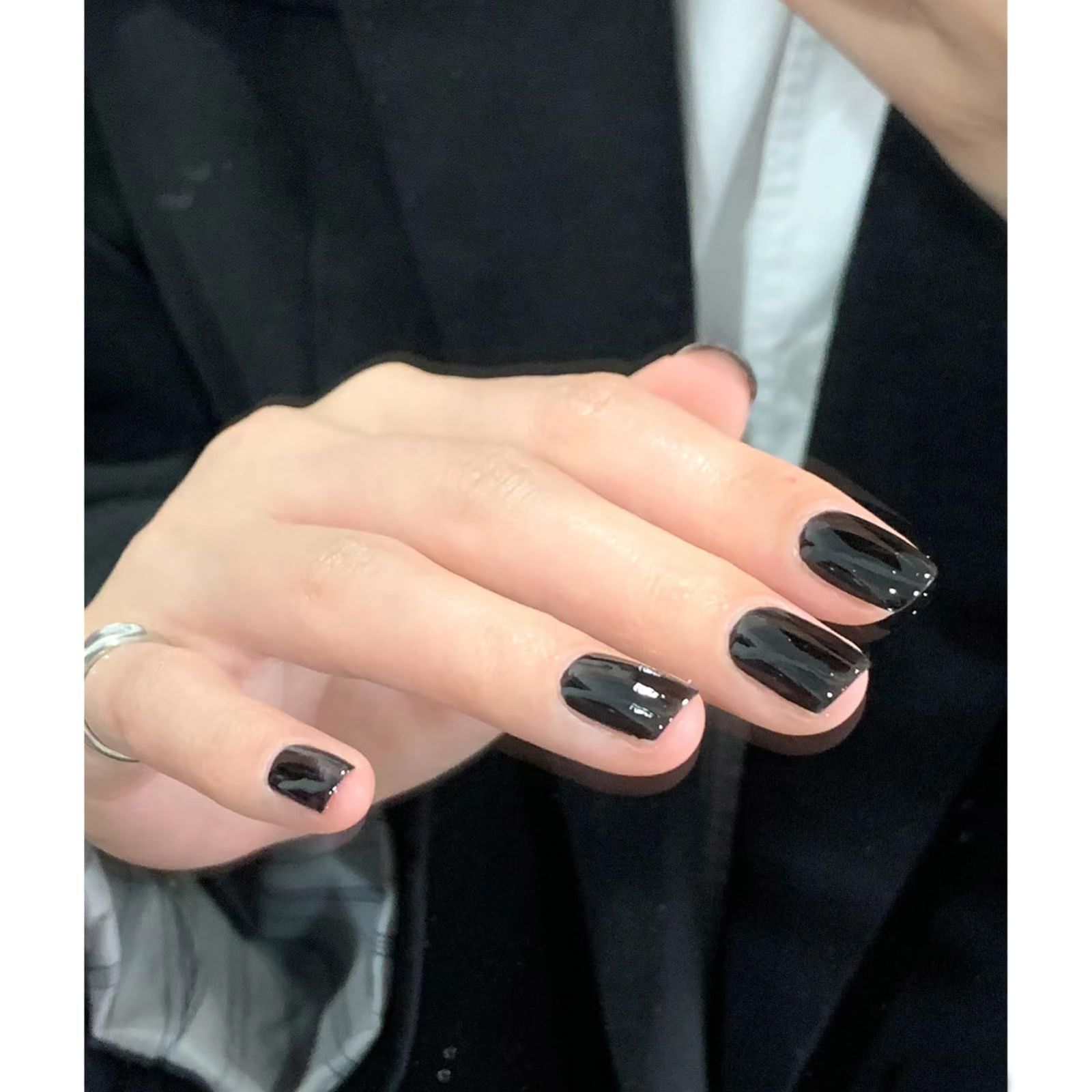 Fuyunohi ネイルチップ 黒 付け爪 ショート 24枚セット 両面テープ付き