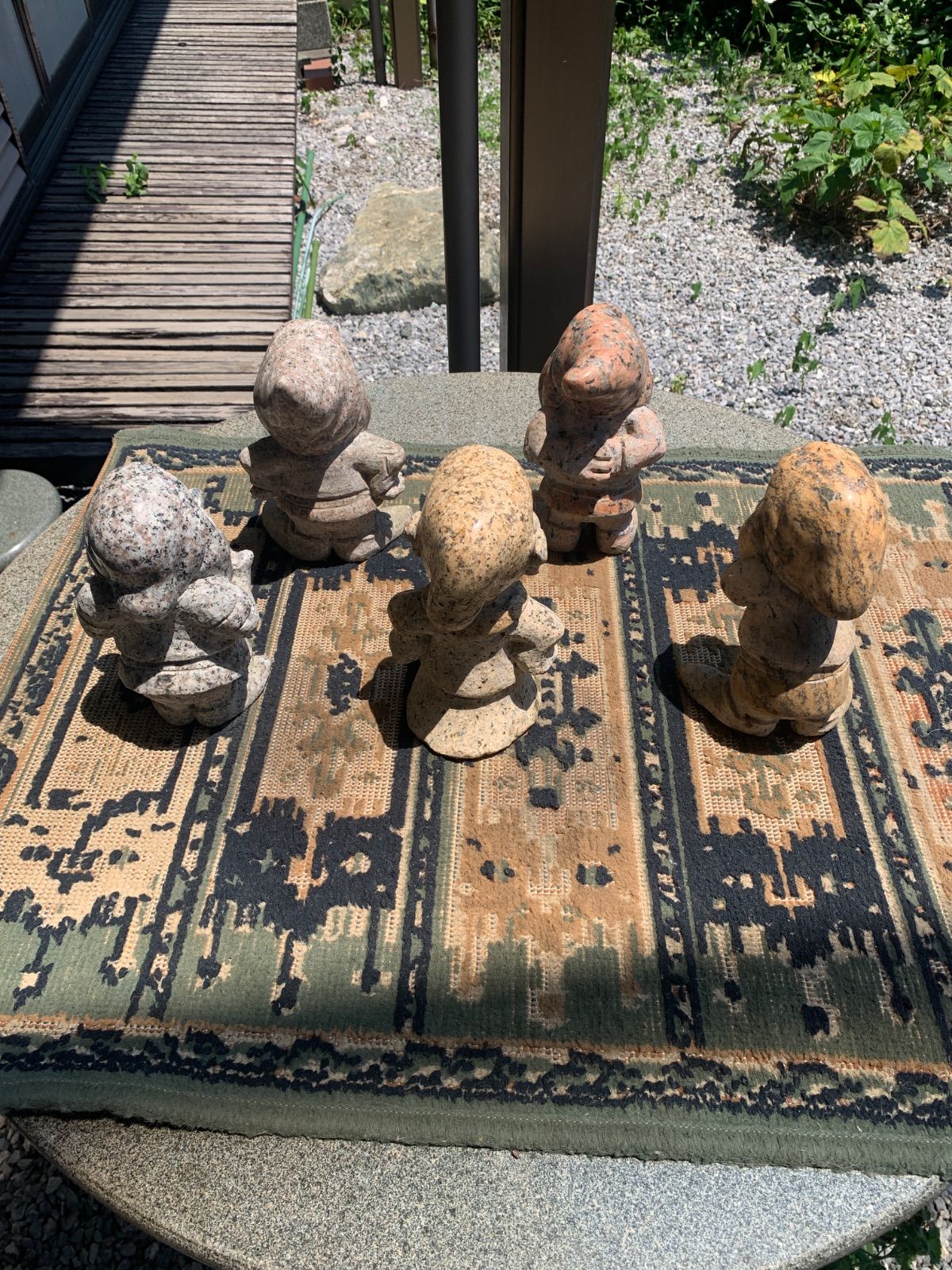 現地取引 石の小人人形 5体セット WWW_IBETON_RU