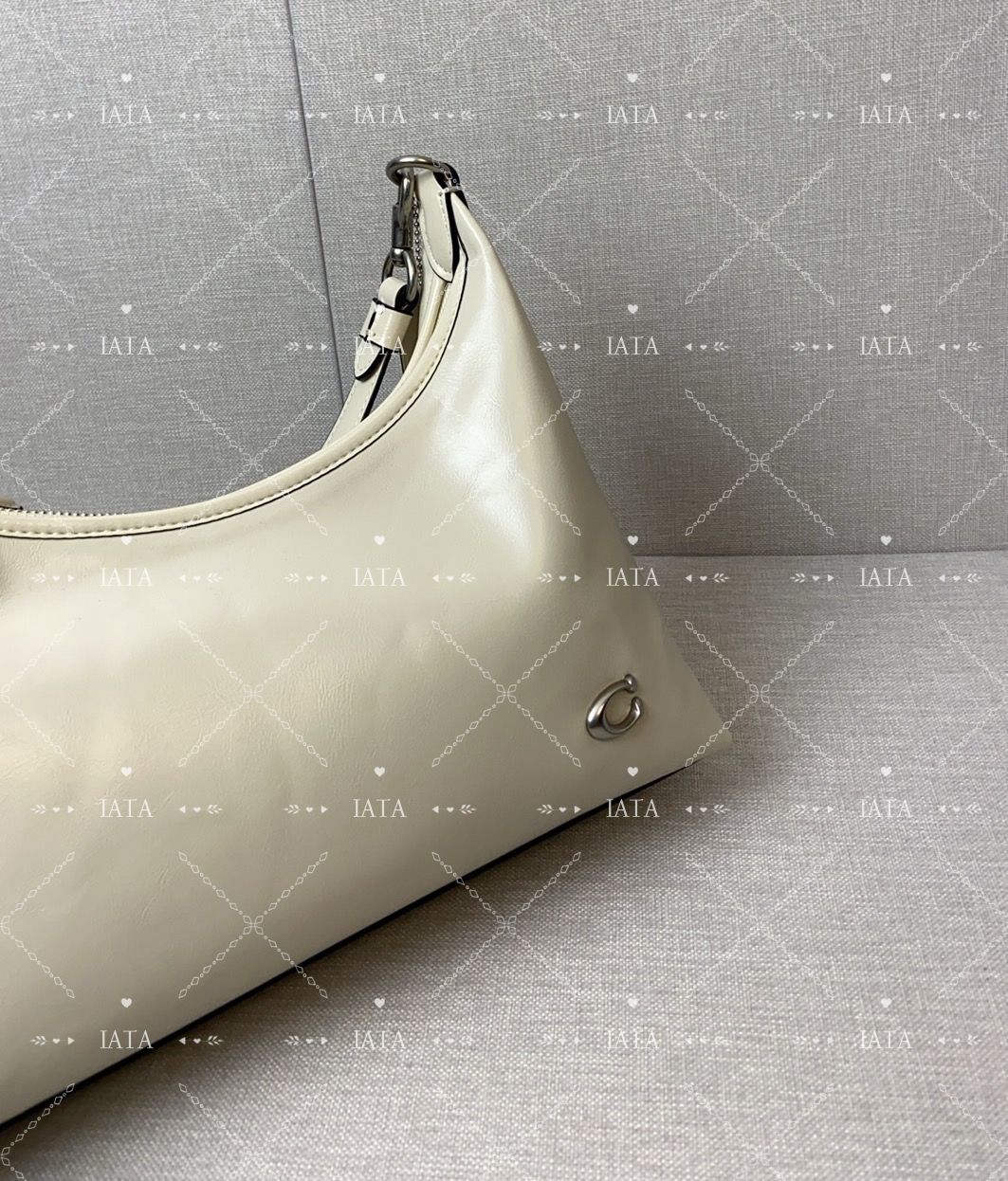 COACH ゴールド (2点) COACHコーチCR 652ジュリエット脇下バングホワイト