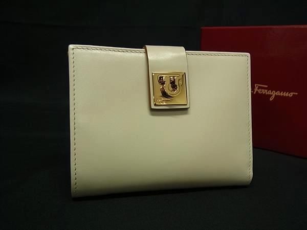 ♥ Salvatore Ferragamo フェラガモ AQ-220779 ガンチーニ レザー 二つ折り 財布 ウォレット アイボリー系 FU2363