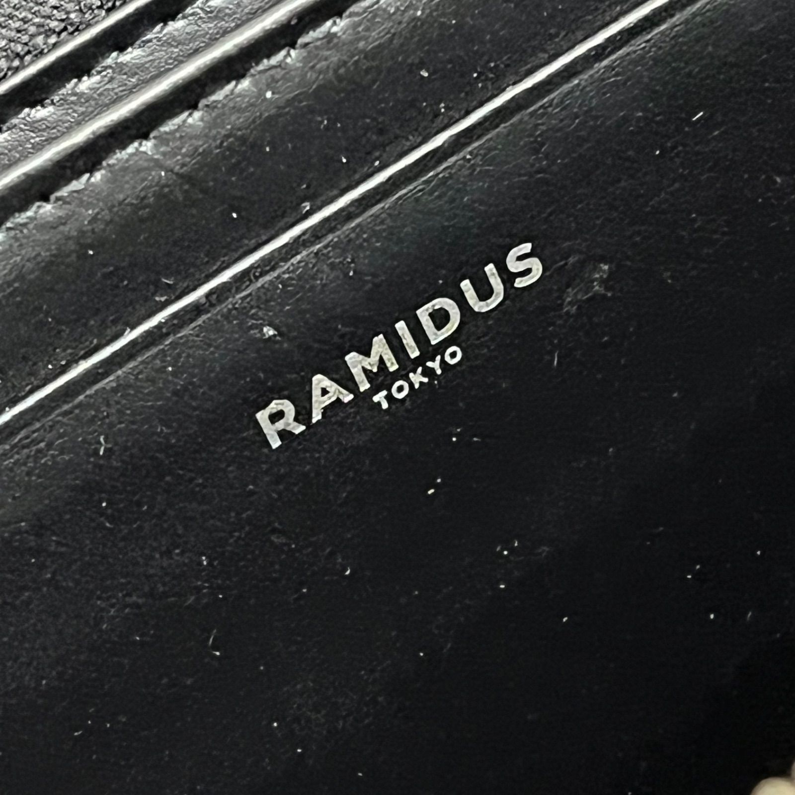 参考上代49500円 RAMIDUS ESSENCE WALLET SHOULDER エッセンス