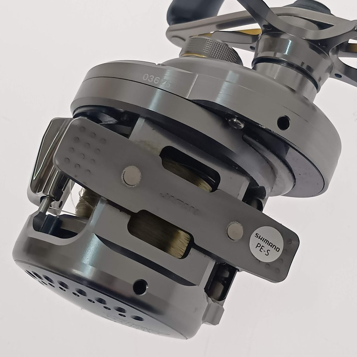 □□SHIMANO シマノ カルカッタコンクエストBFS HG 右ハンドル 03675