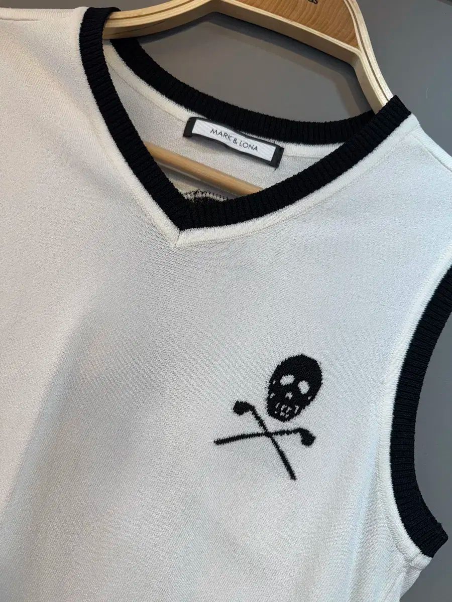 MARK&LONA マークアンドロナ ダウンベスト 29日限定価格】MARK＆LONA