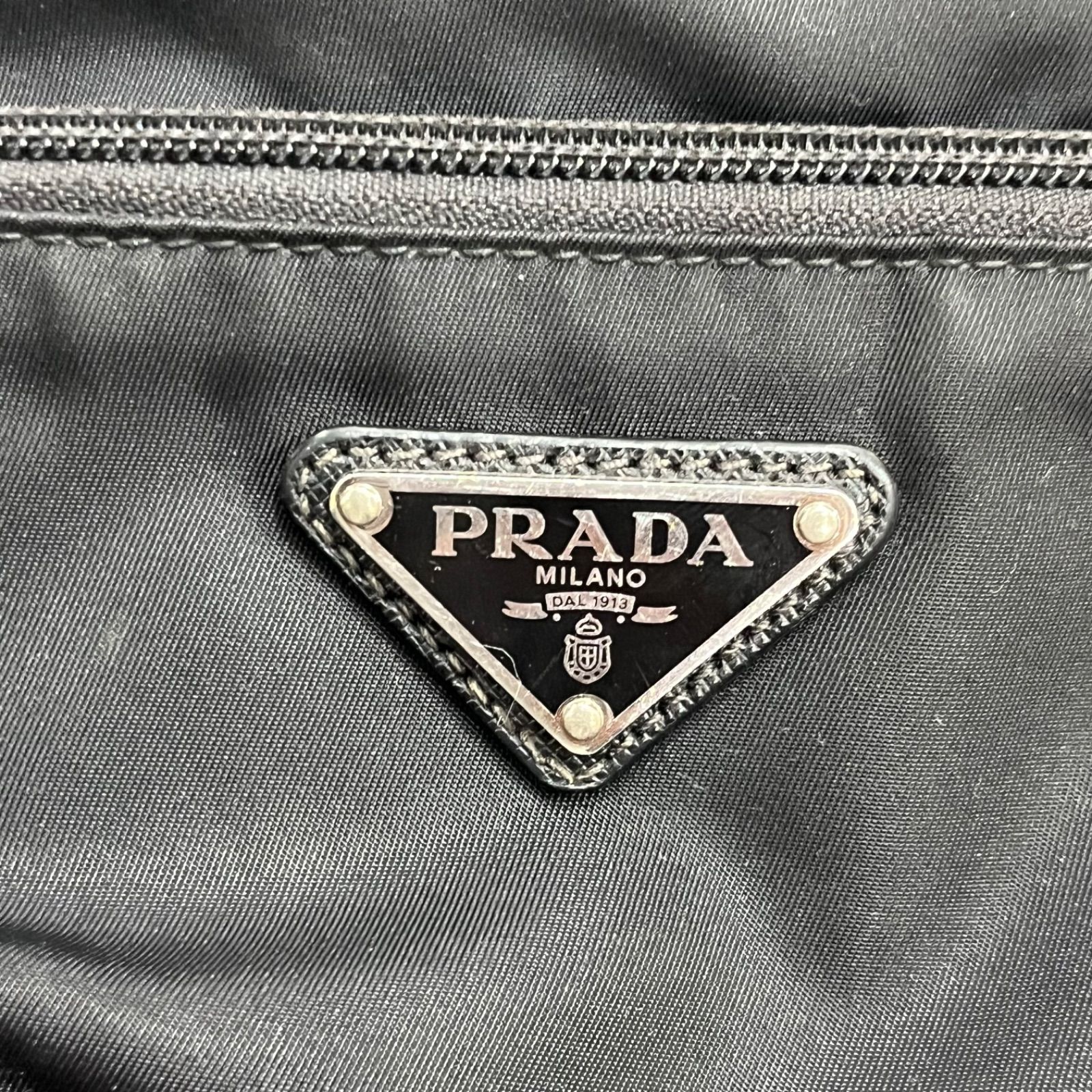 PRADA プレート ボディー ショルダーバッグ 鞄 プラダ 2VL977