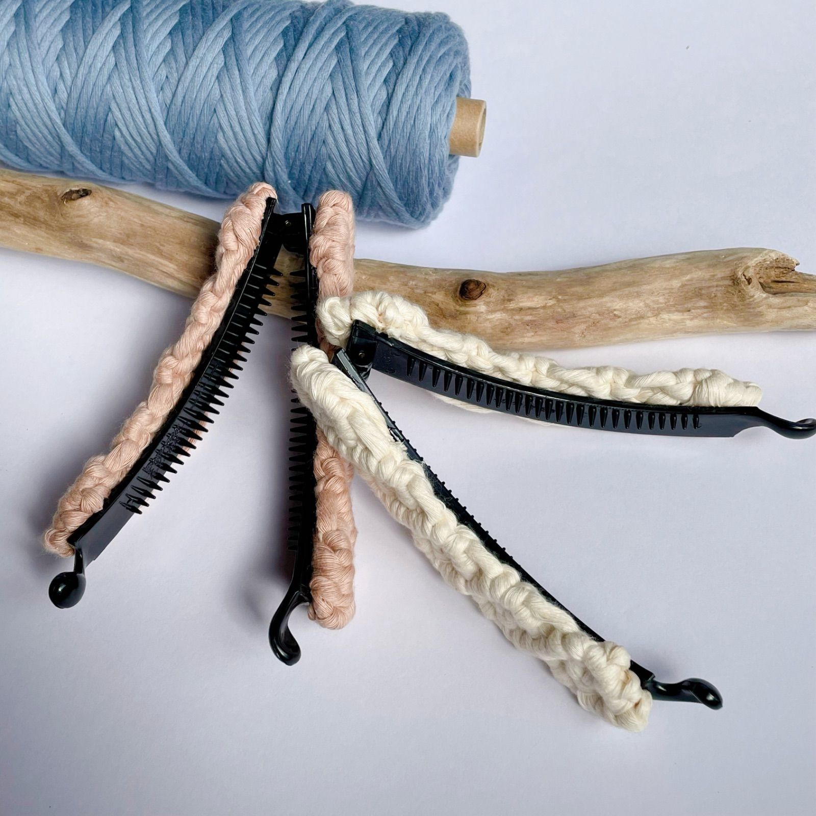 バナナクリップ ヘアクリップ クリップ マクラメ ハンドメイド 手作り  