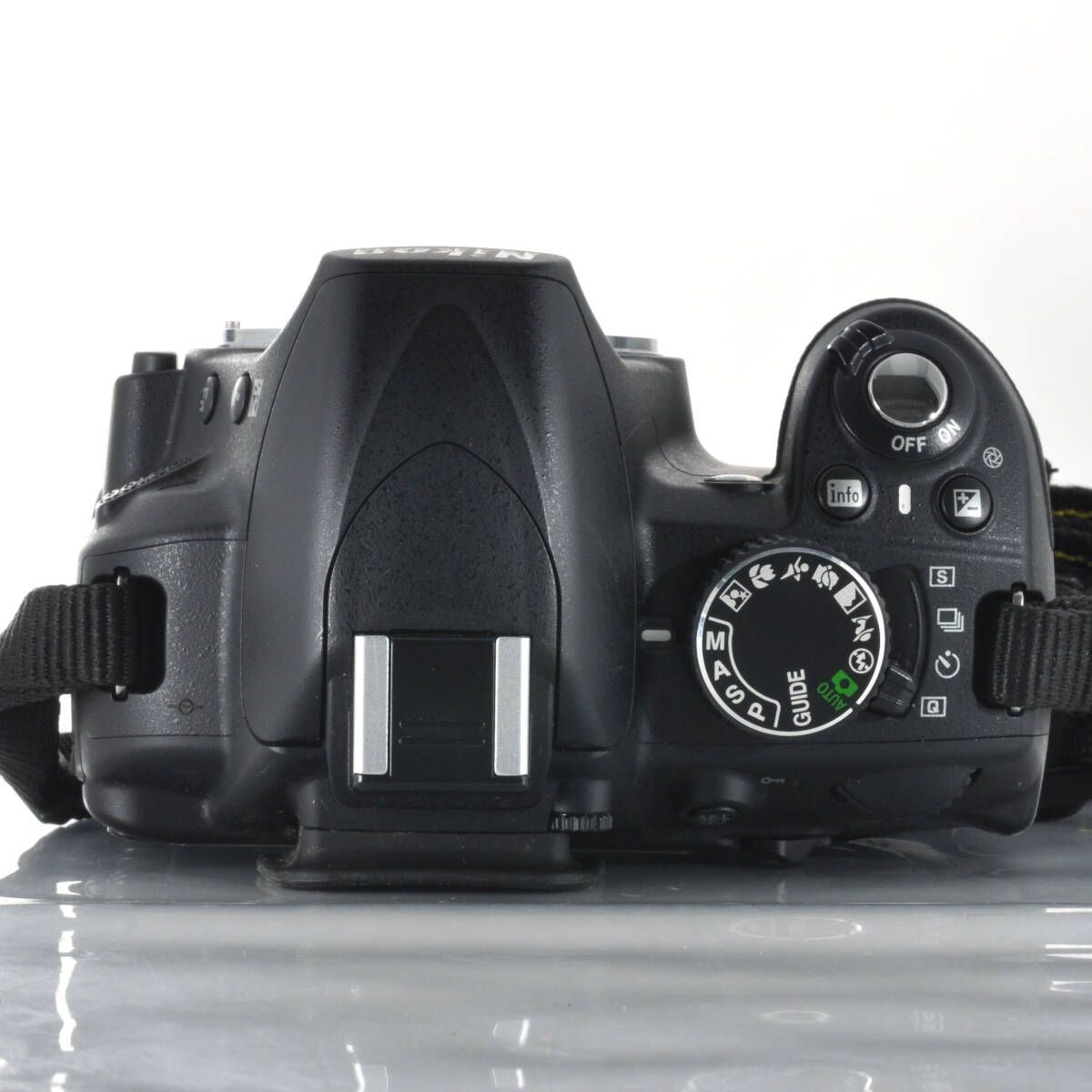 ニコン】Nikon D3100 [シャッター数2567回] + AF-S DX 18-55mm F3.5