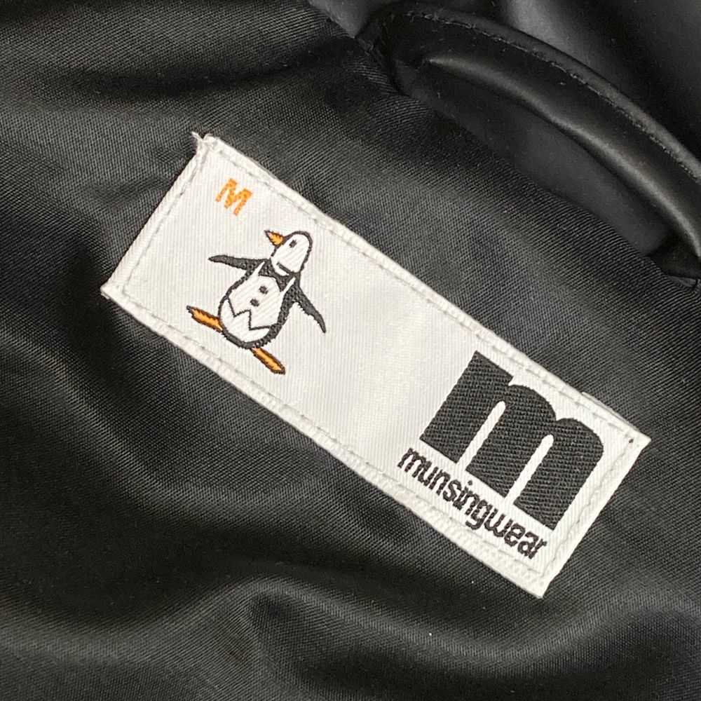 サイズ M MUNSING WEAR マンシングウェア 2WAY 中綿ベスト ブラック系 240101470476 ゴルフウェア メンズ ストスト LLC-HASEGAWATOSO_COM