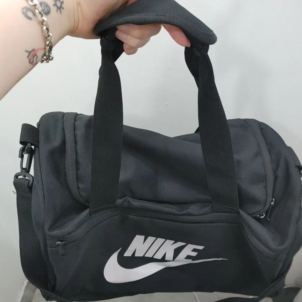 中古美品 NIKE y2k ダッフルバッグ スポーツバッグ 洗濯済み NIKE(ナイキ) スポーツバッグ ダッフルバッグ トレーニング