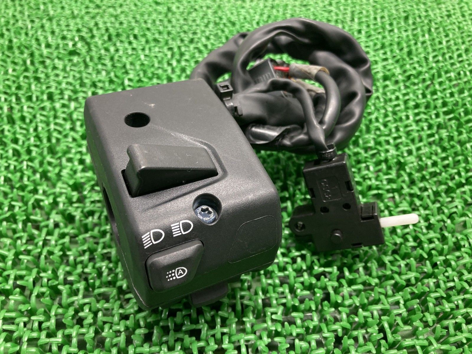 スピードツイン1200RS ハンドルスイッチ 左 トライアンフ TRIUMPH 純正 トライアンフ SpeedＴｗｉｎ スイッチボックス Mo