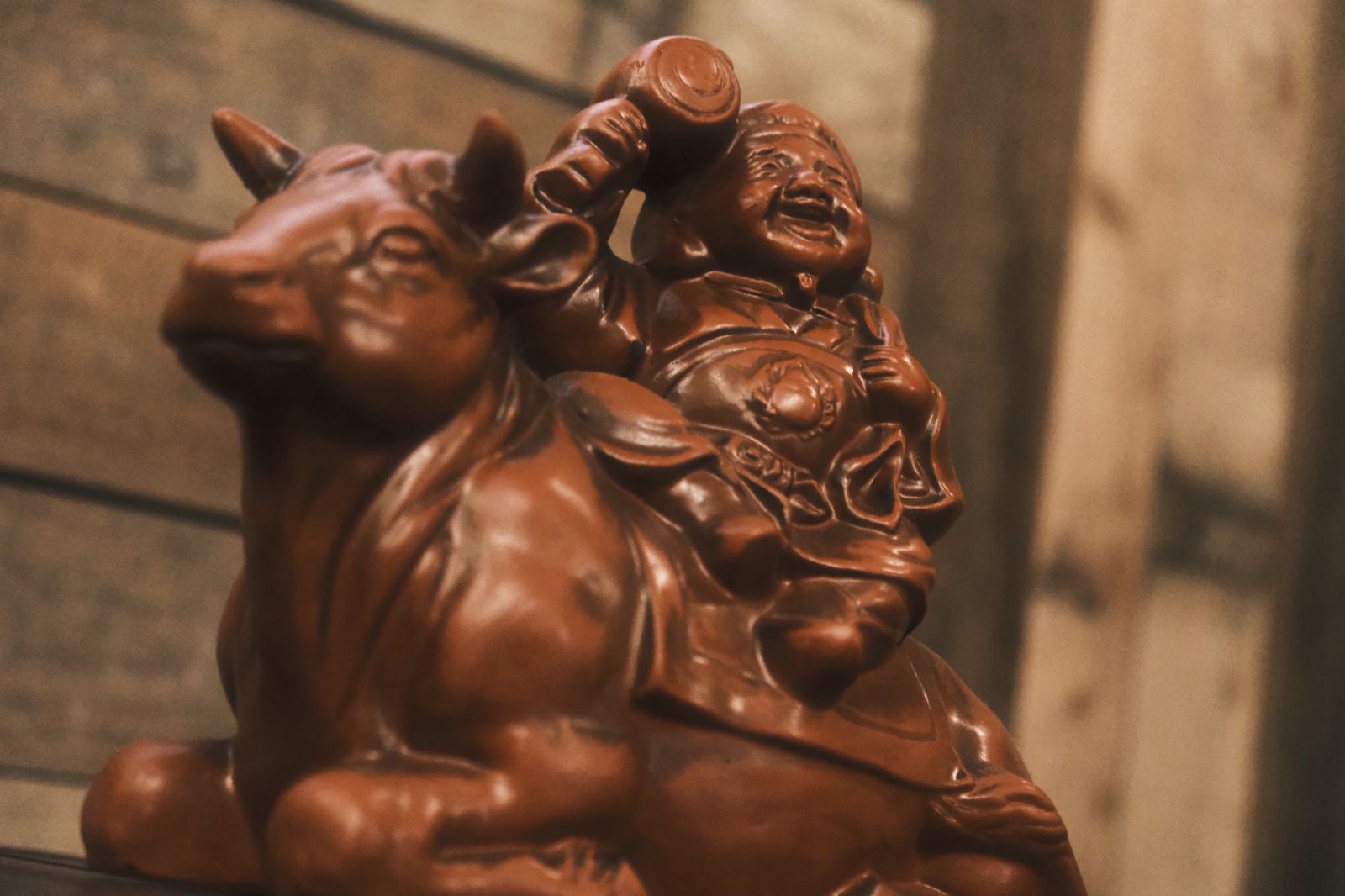 恵比寿笑い　手乗り　まん丸　良型　選抜株 八橋人形の『鯛乗り恵比寿』 | 象々の郷土玩具