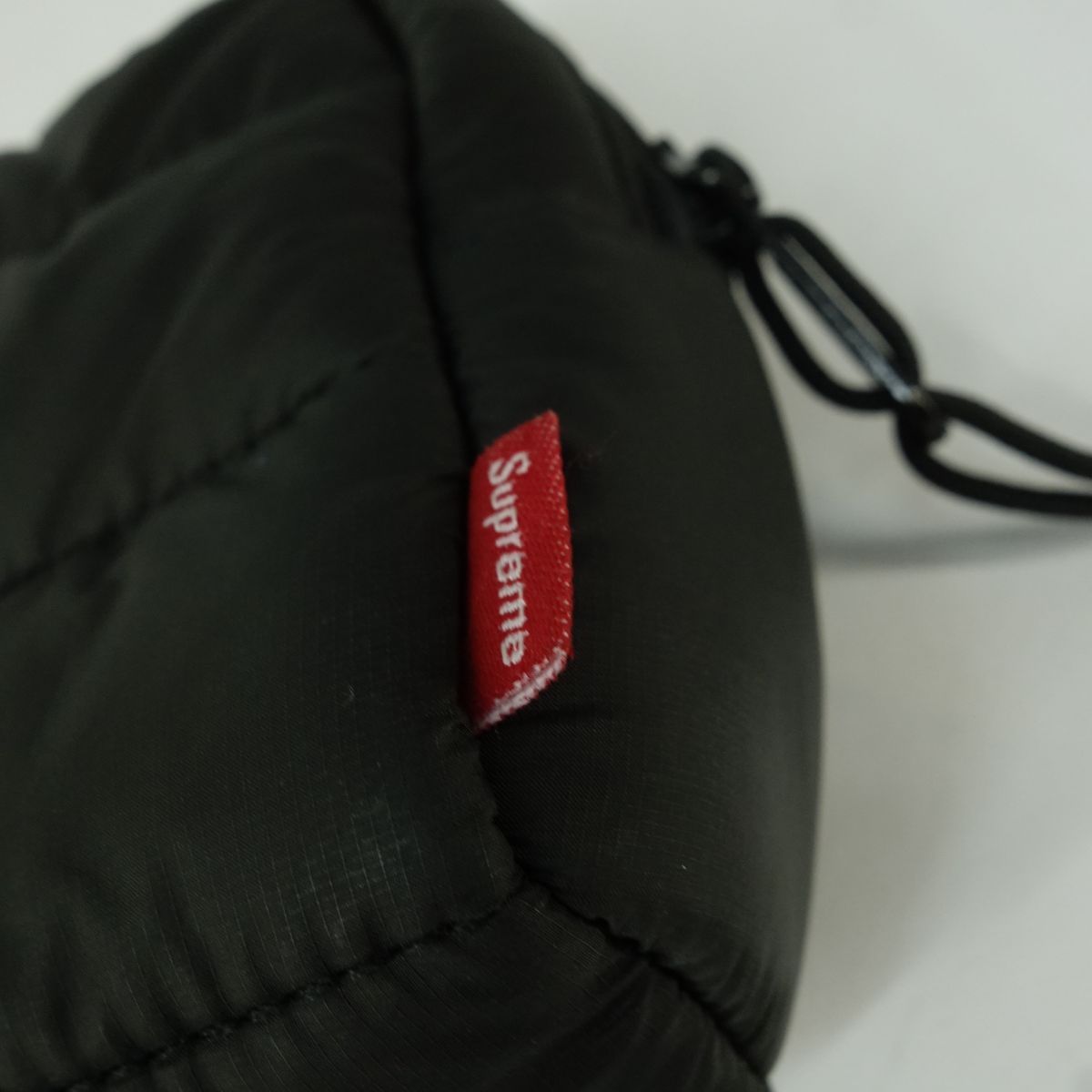 未使用　Supreme パファーポーチ Supreme☆シュプリーム 22FW WEEK 14 パッファー ポーチ