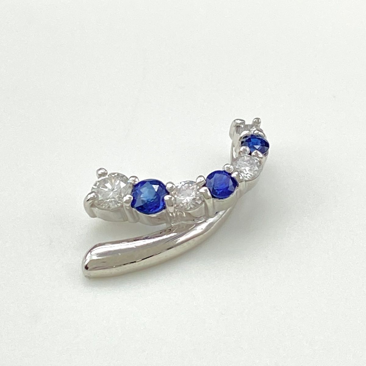 サファイア デザインペンダントトップ プラチナ メレダイヤ ペンダントトップ Pt900 サファイア ダイヤモンド レディース