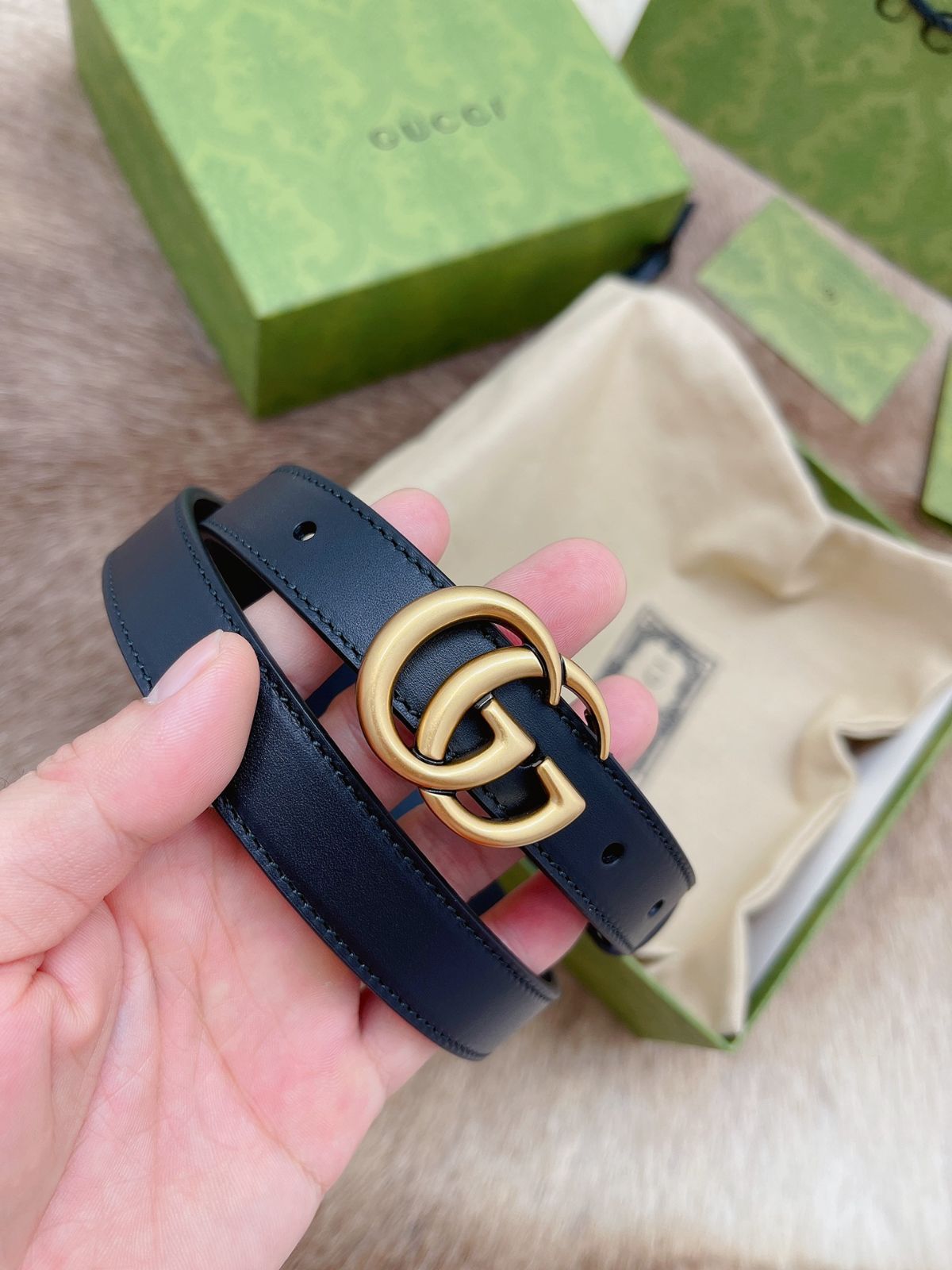 ✨美品✨☘️GUCCI☘️✨レザーベルト✨金具Gロゴ✨本革✨65・26✨ 453926de91bd289cb3df426b249adf
