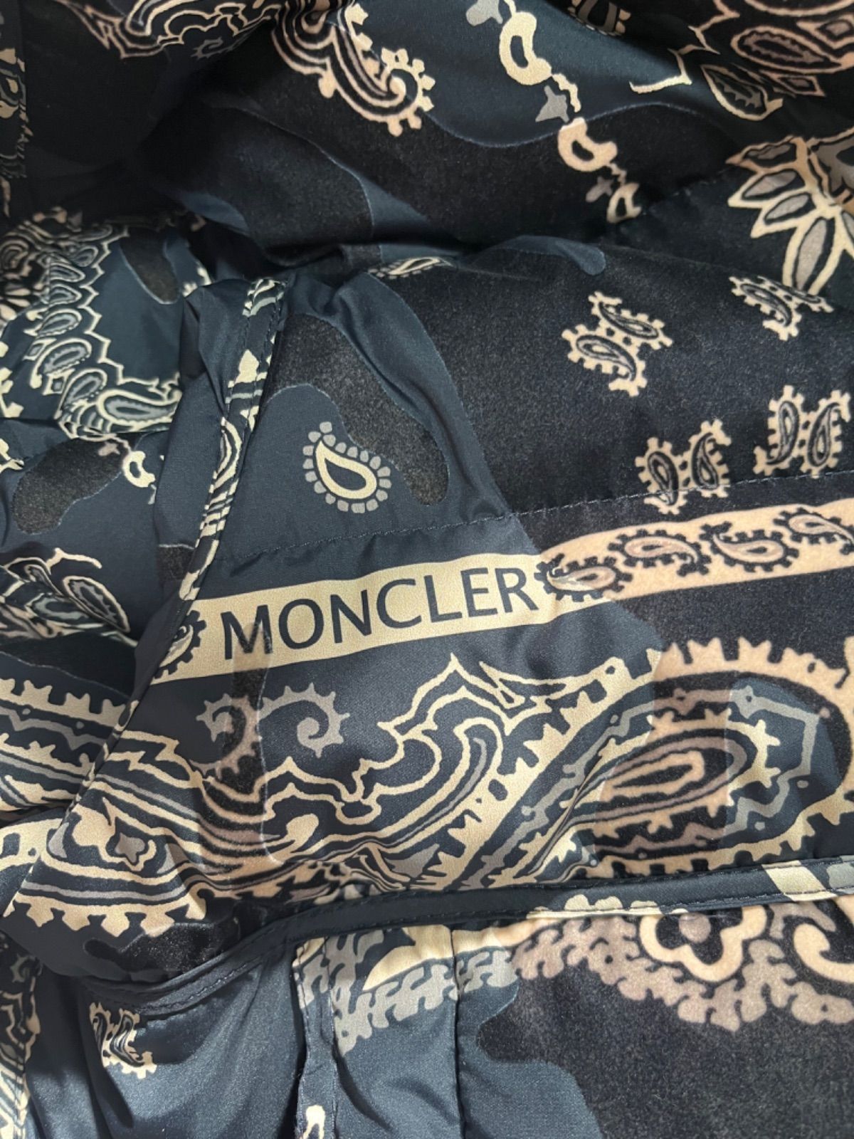 【Moncler】FREVILLE 美品/モンクレール　リバーシブル　ペイズリー