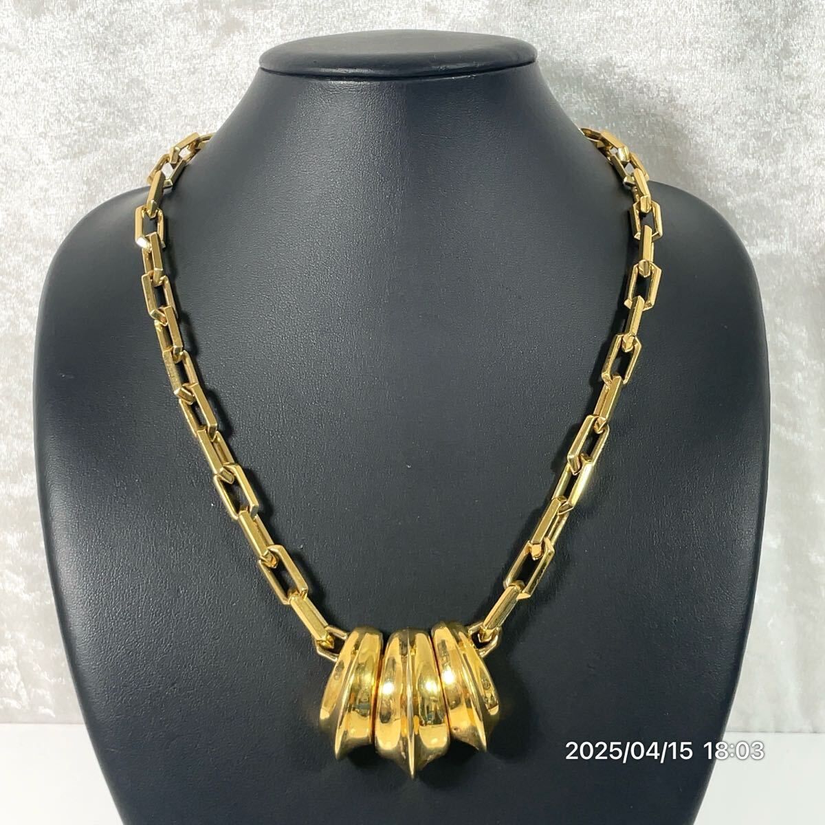 vintage YSL イヴサンローラン 爪モチーフ ブランドロゴ