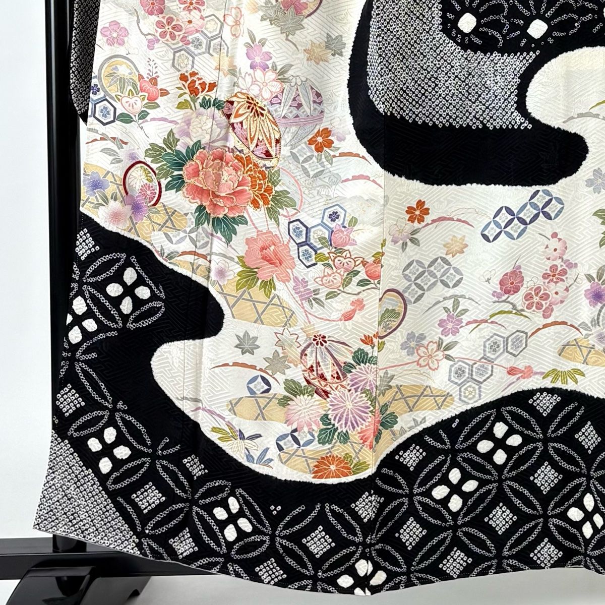 振袖 身長159-174cm 青　牡丹　菊　桜　亀甲紋　手毬　流水紋　正絹 振袖 身丈166cm 裄丈67.5cm L 袷 手鞠 桜 金彩 箔 青紫 正絹