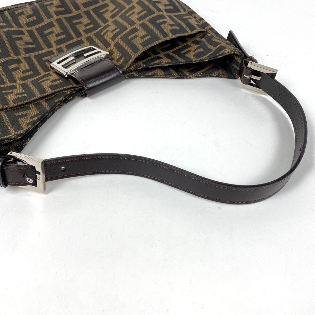 フェンディ FENDI ズッカ柄 ショルダーバッグ 肩掛け 総柄 ワン