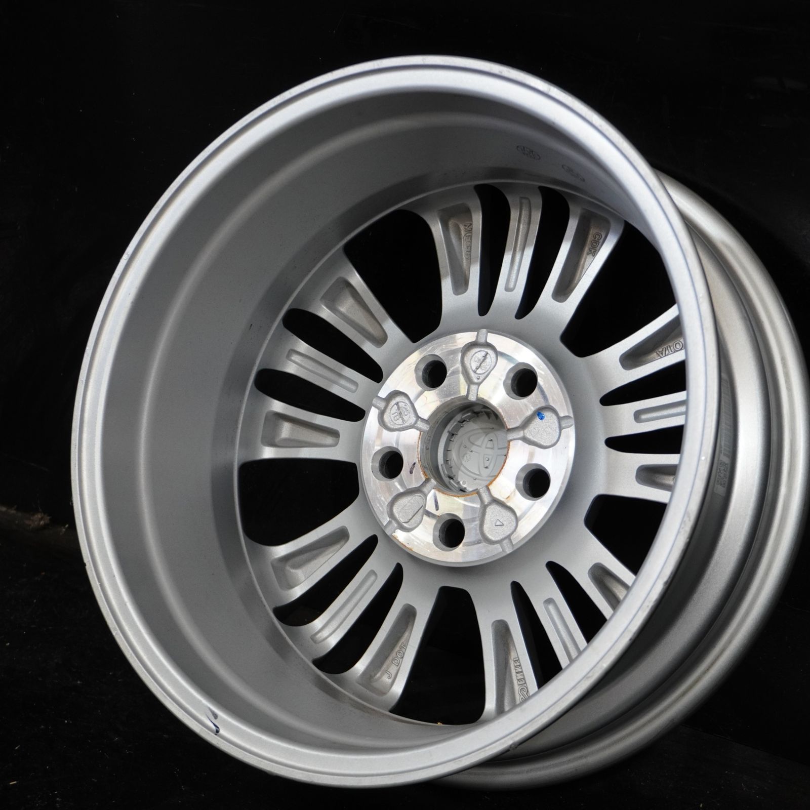 4本 ヴォクシー