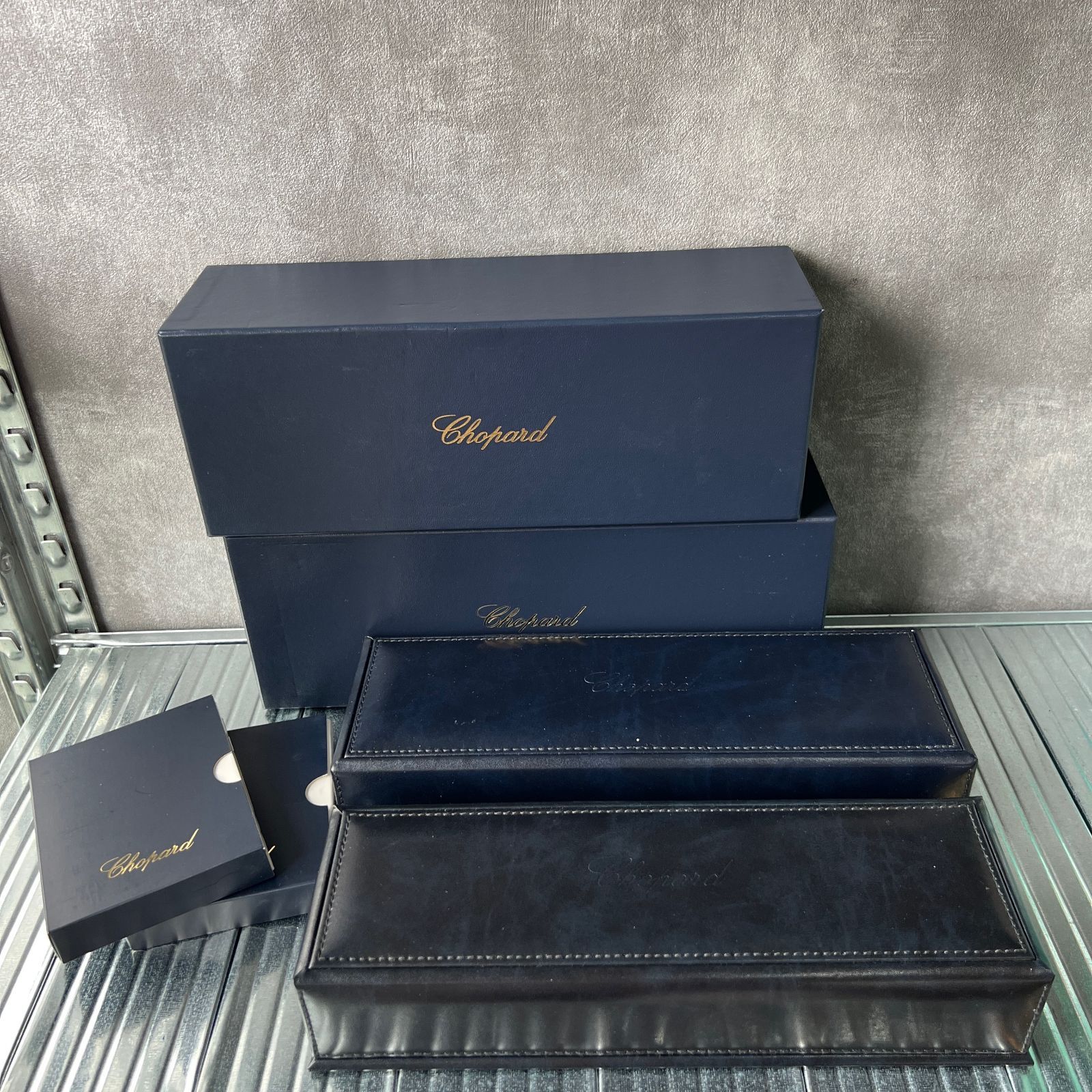 Chopard オリジナル保証書とパッケージ，時計用ケース、空箱（外箱・中箱） Chopard オリジナル保証書とパッケージ，時計用ケース、空箱（外