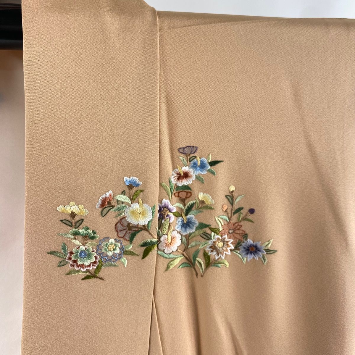 訪問着 身丈152.5cm 裄丈63.5cm S 袷 落款 草花 蝶 刺繍 金糸 薄  