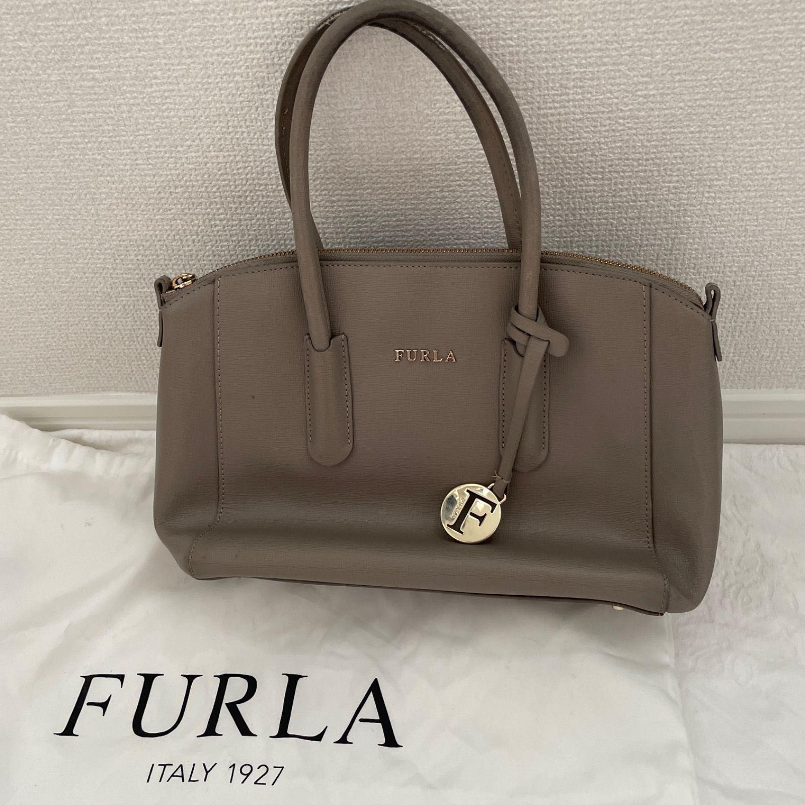 Z689 【訳あり】FURLA トートバッグ フルラ グレージュ グレー レザー 