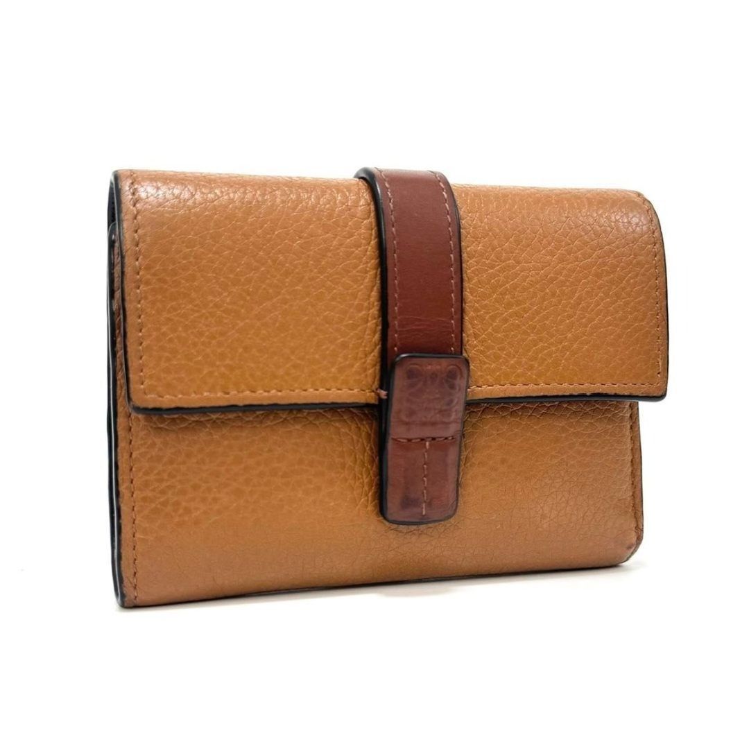 ロエベ スモール バーティカル ウォレット 三つ折り財布 コンパクトウォレット ミニウォレット ブラウン 茶 brown キャラメル ピーカン レザー 本革 アナグラム LOEWE
