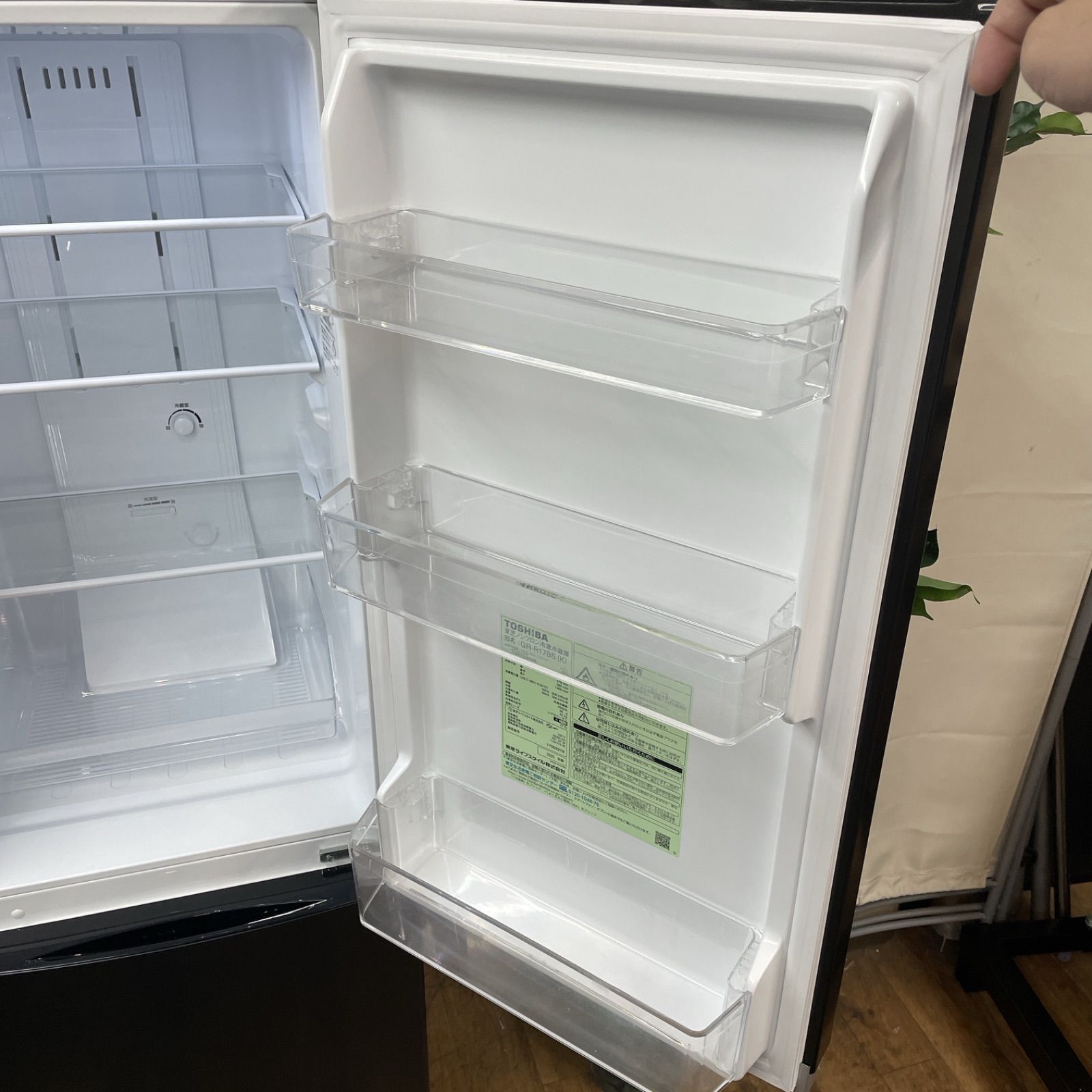 R741 ☀️ 名古屋市近郊配送設置無料！ TOSHIBA 冷蔵庫 (170L) 20年製 