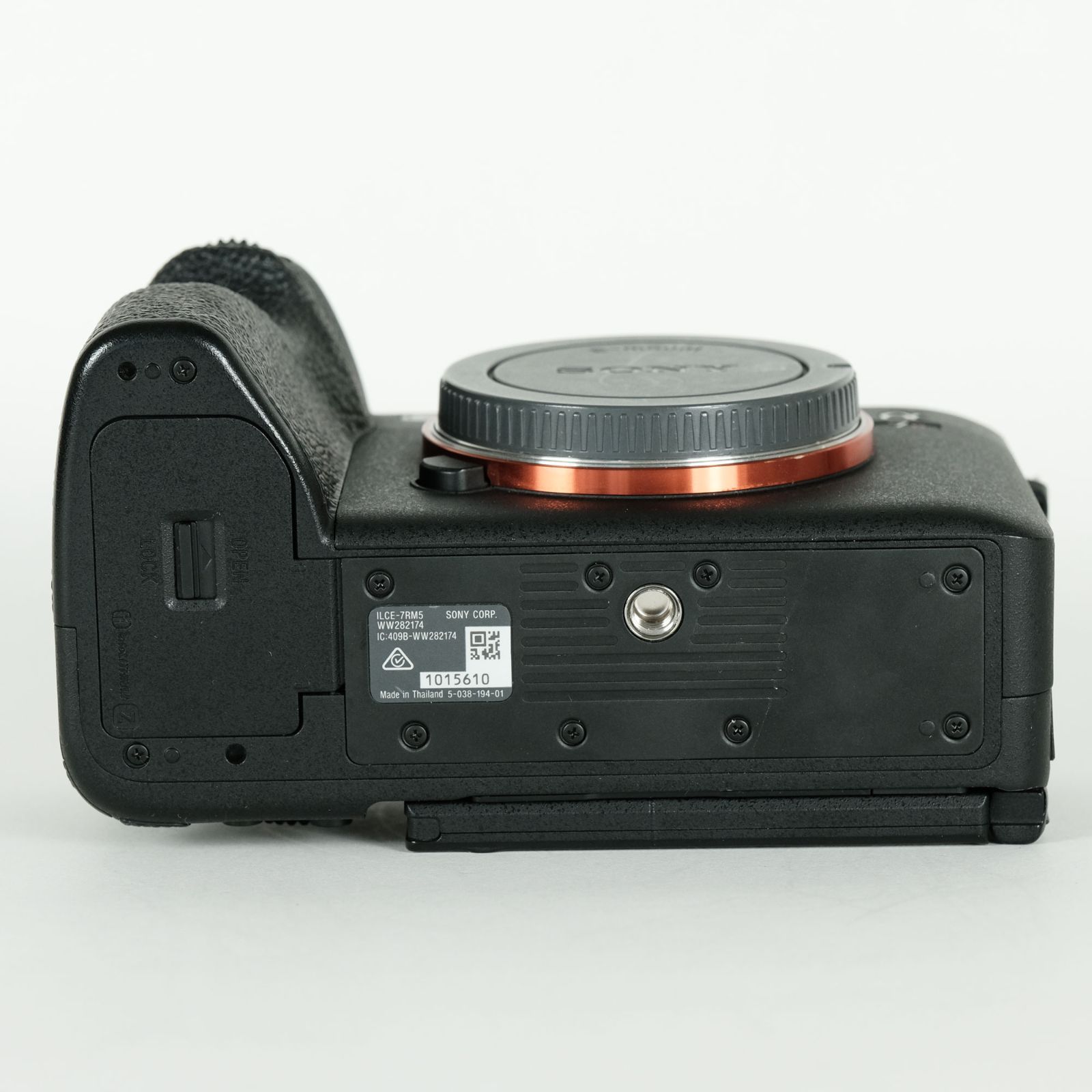 K*y様 SONY α7R V ILCE-7RM5 シャッター321回 640G 中古】SONY ソニー α7R V ILCE-7RM5 ミラーレス一眼カメラ